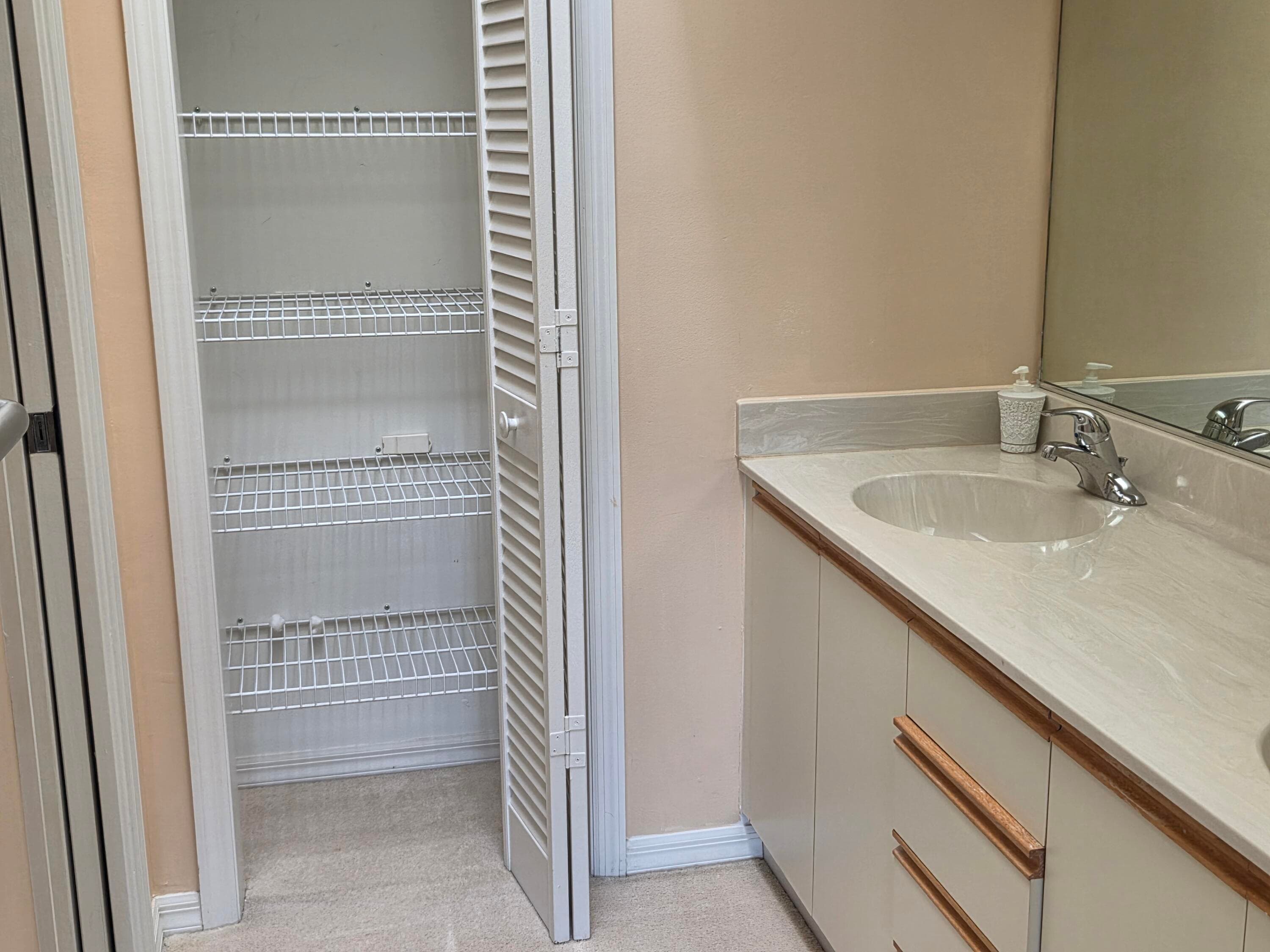 6856 SE Bunker Hill Drive, Hobe Sound, FL 33455 — photo 13 of 24