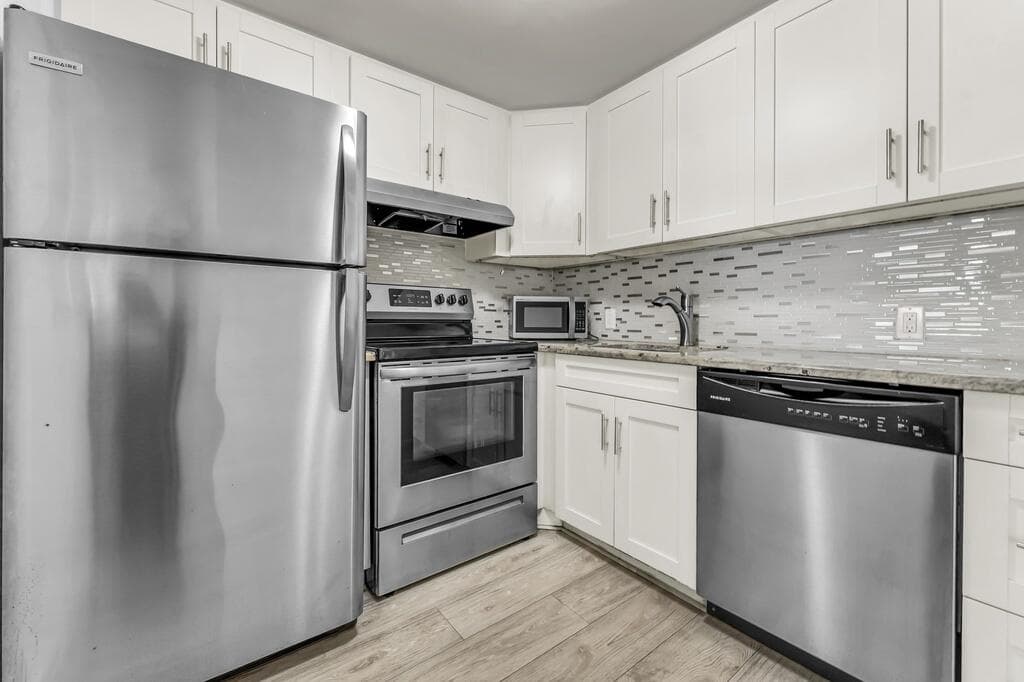297 Dorset H, Boca Raton, FL 33434 — photo 16 of 36
