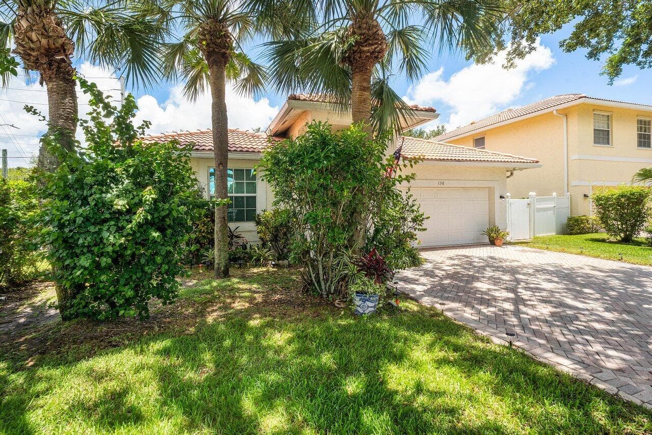 136 Hidden Hollow Terrace, Palm Beach Gardens, FL 33418 — photo 3 of 30