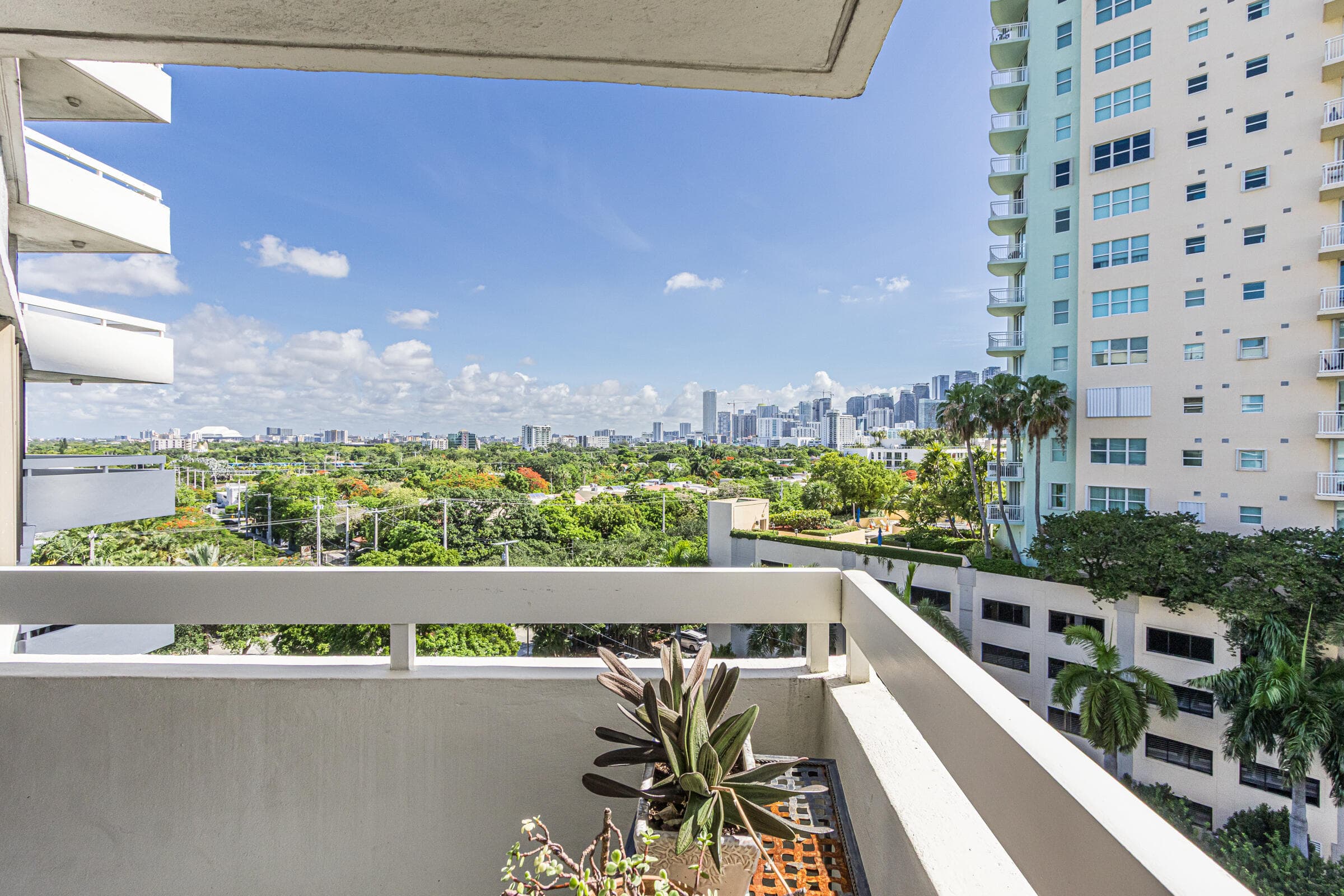 2501 Brickell Avenue 903, Miami, FL 33129 — photo 6 of 43