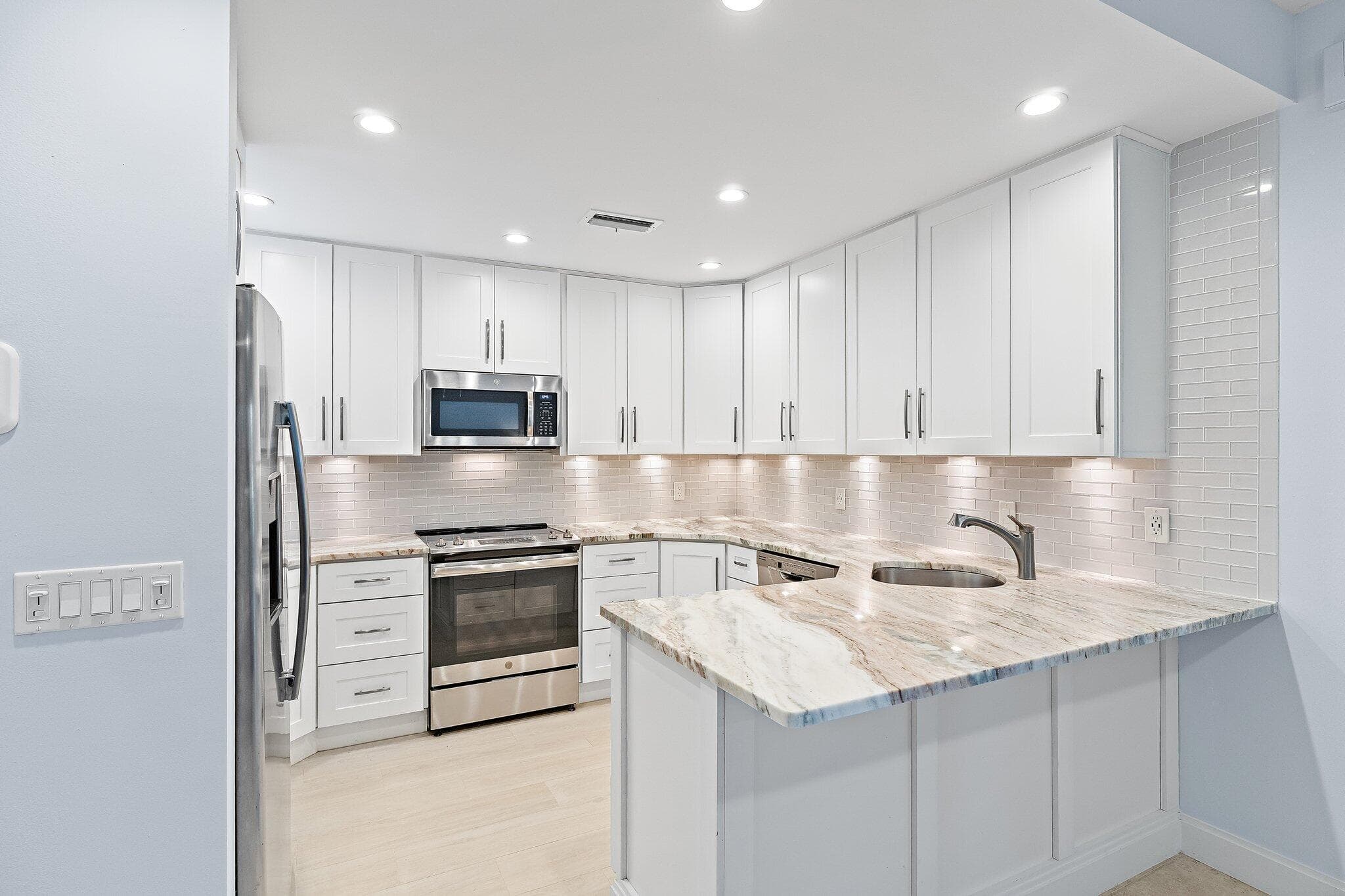 2605 N Fairway Dr Drive N, Jupiter, FL 33477 — photo 13 of 36