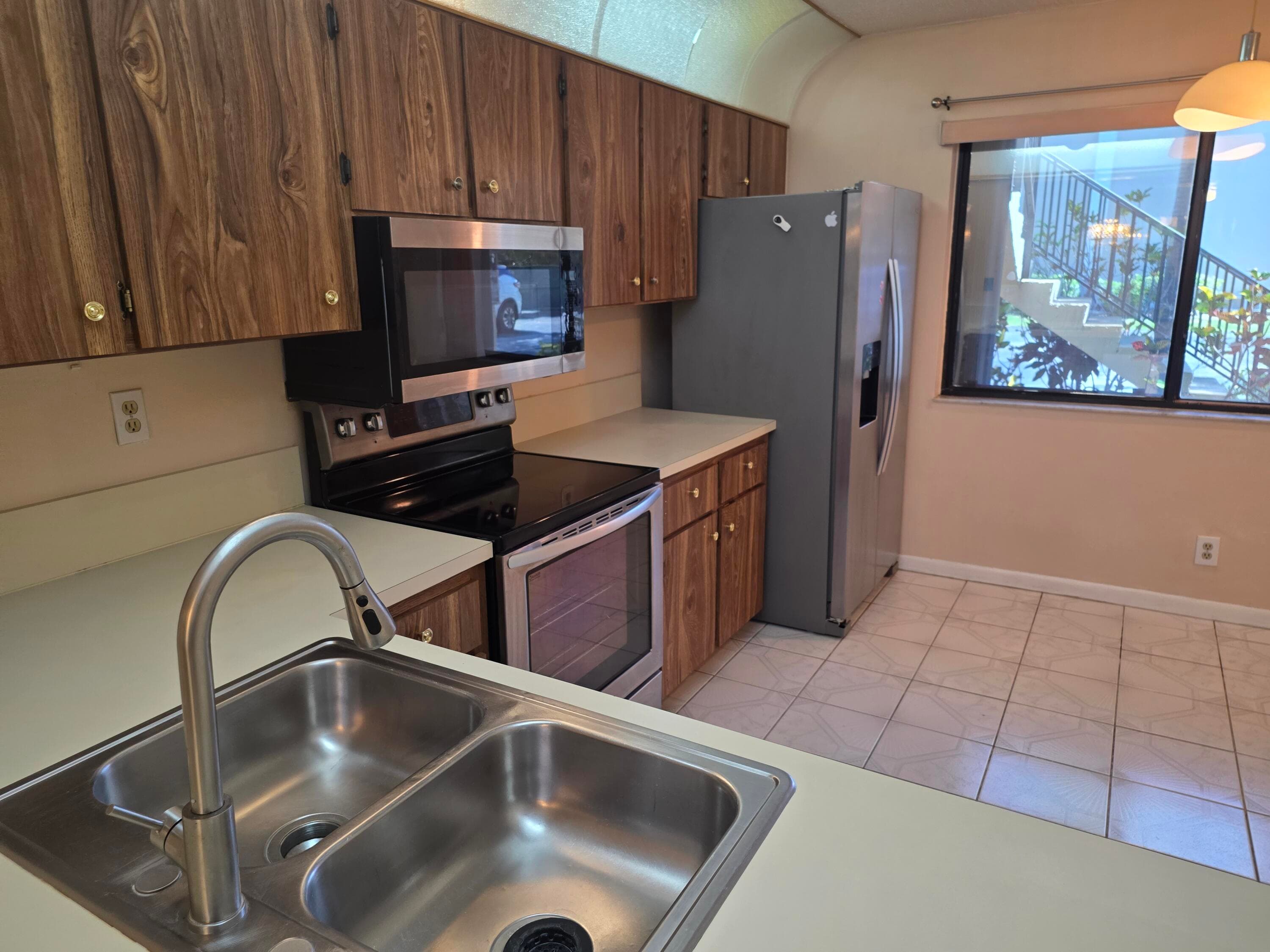 170 SE 7th Street SE 301, Deerfield Beach, FL 33441 — photo 7 of 35