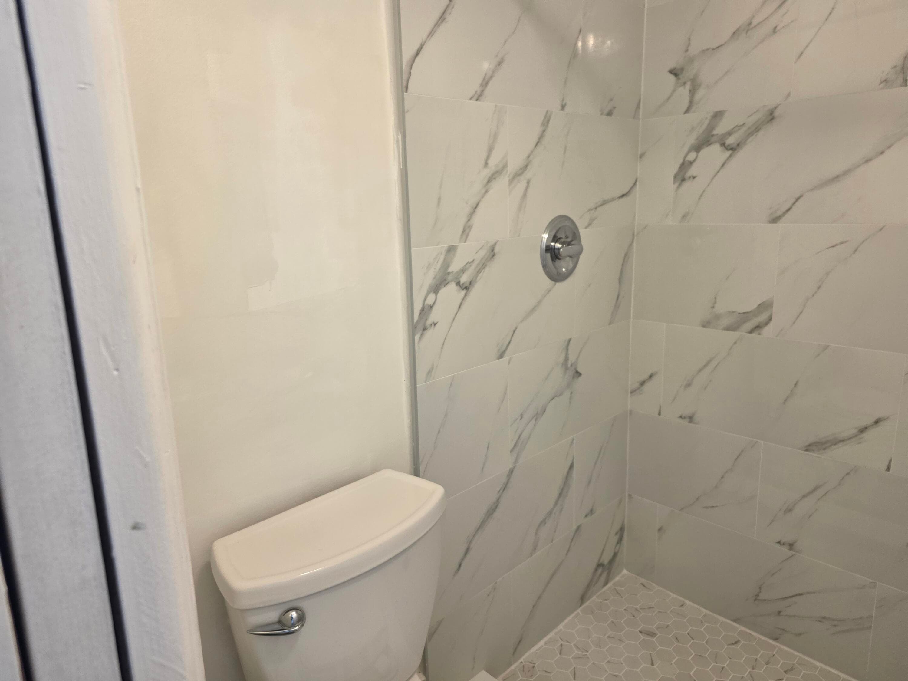 170 SE 7th Street SE 301, Deerfield Beach, FL 33441 — photo 12 of 35