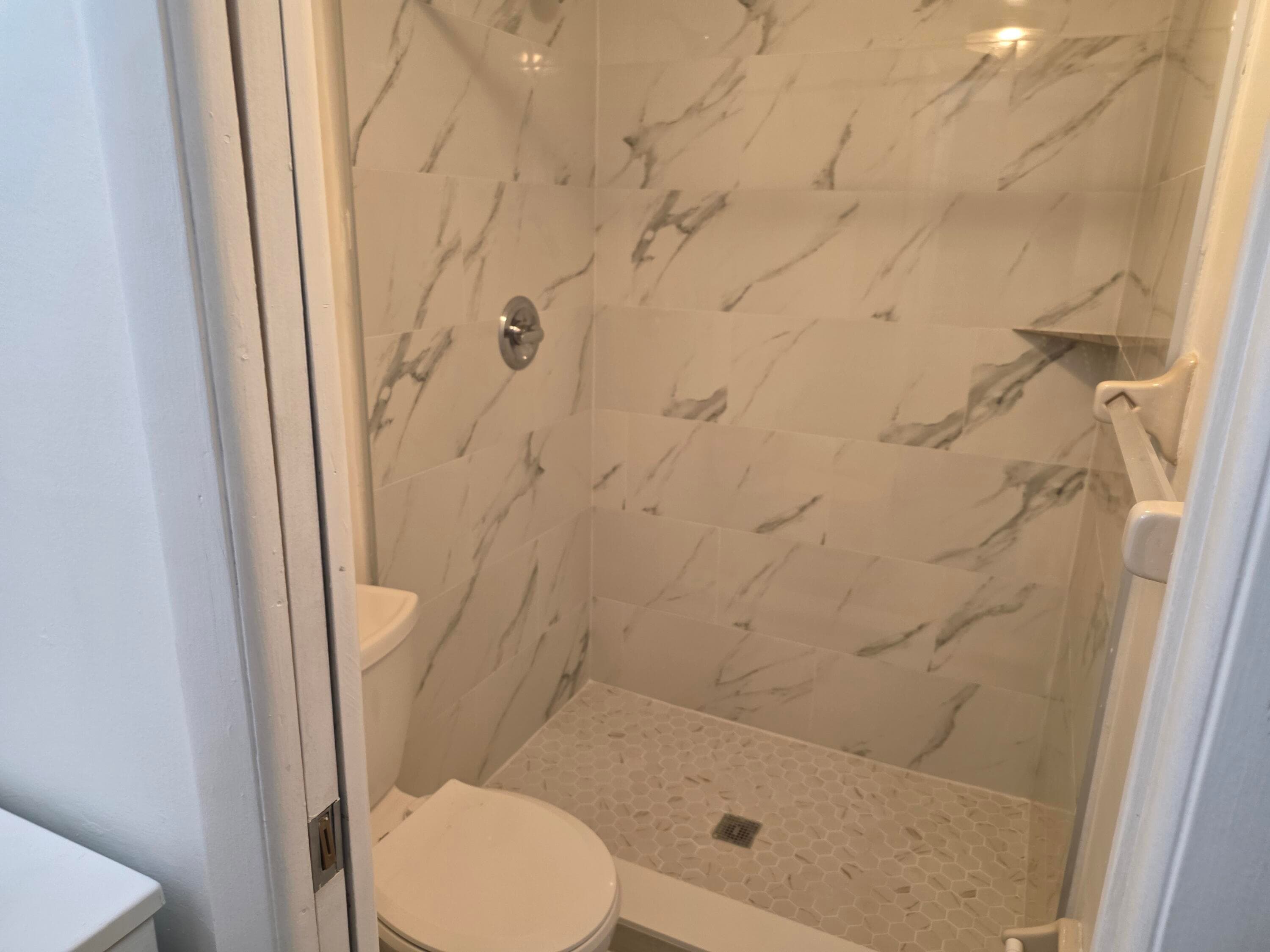 170 SE 7th Street SE 301, Deerfield Beach, FL 33441 — photo 17 of 35