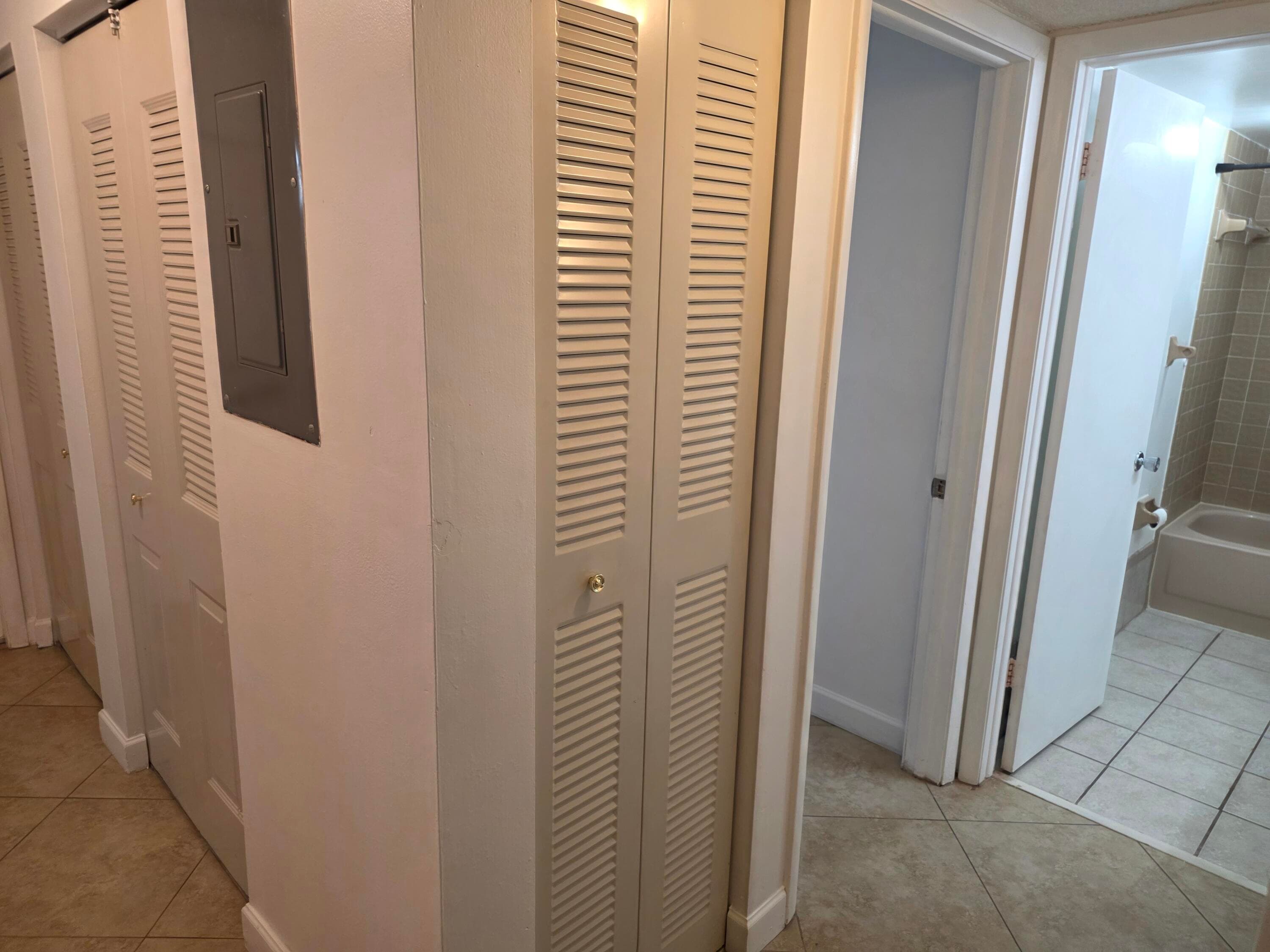 170 SE 7th Street SE 301, Deerfield Beach, FL 33441 — photo 32 of 35