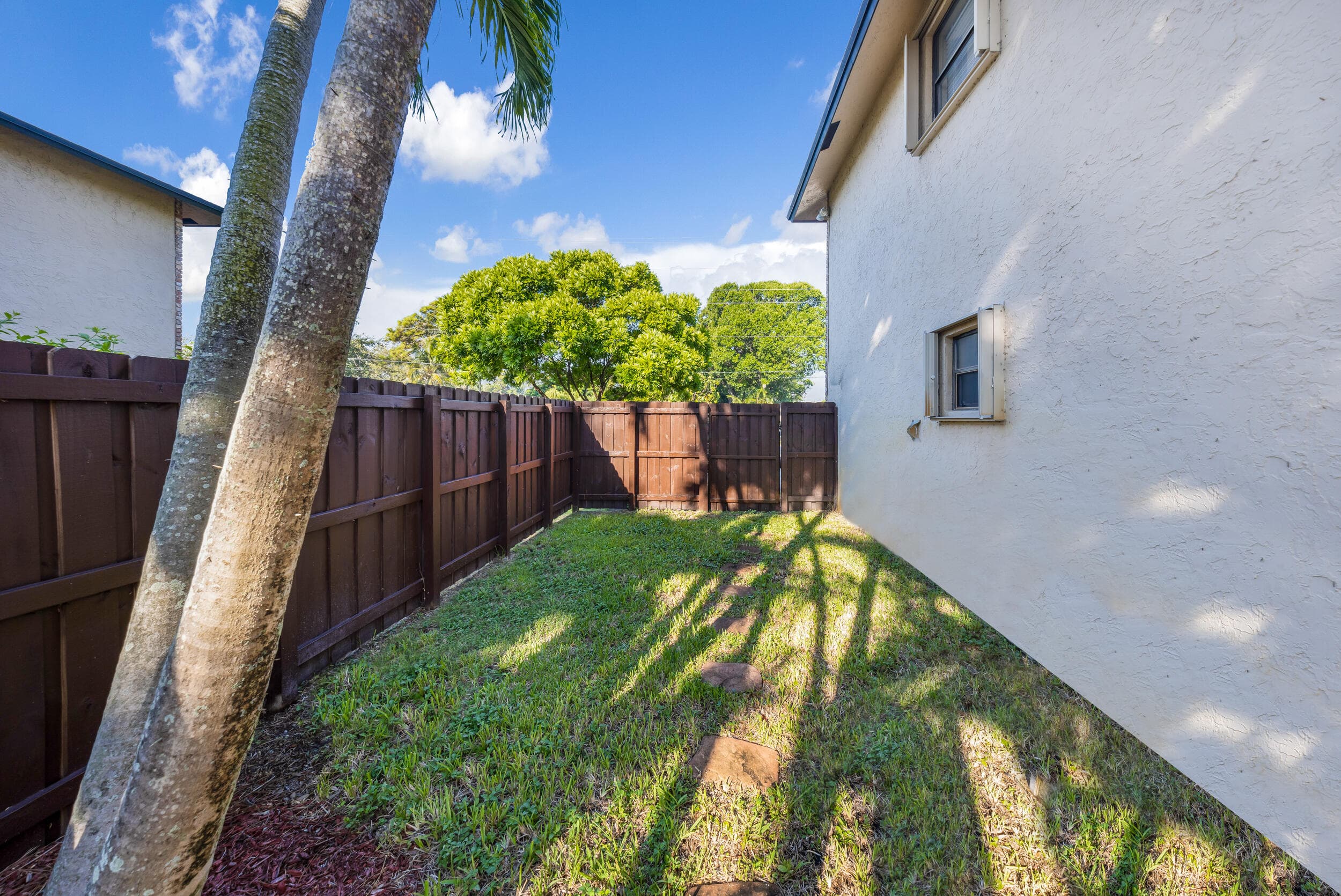 2124 NE 9th Avenue, Wilton Manors, FL 33305 — photo 6 of 26