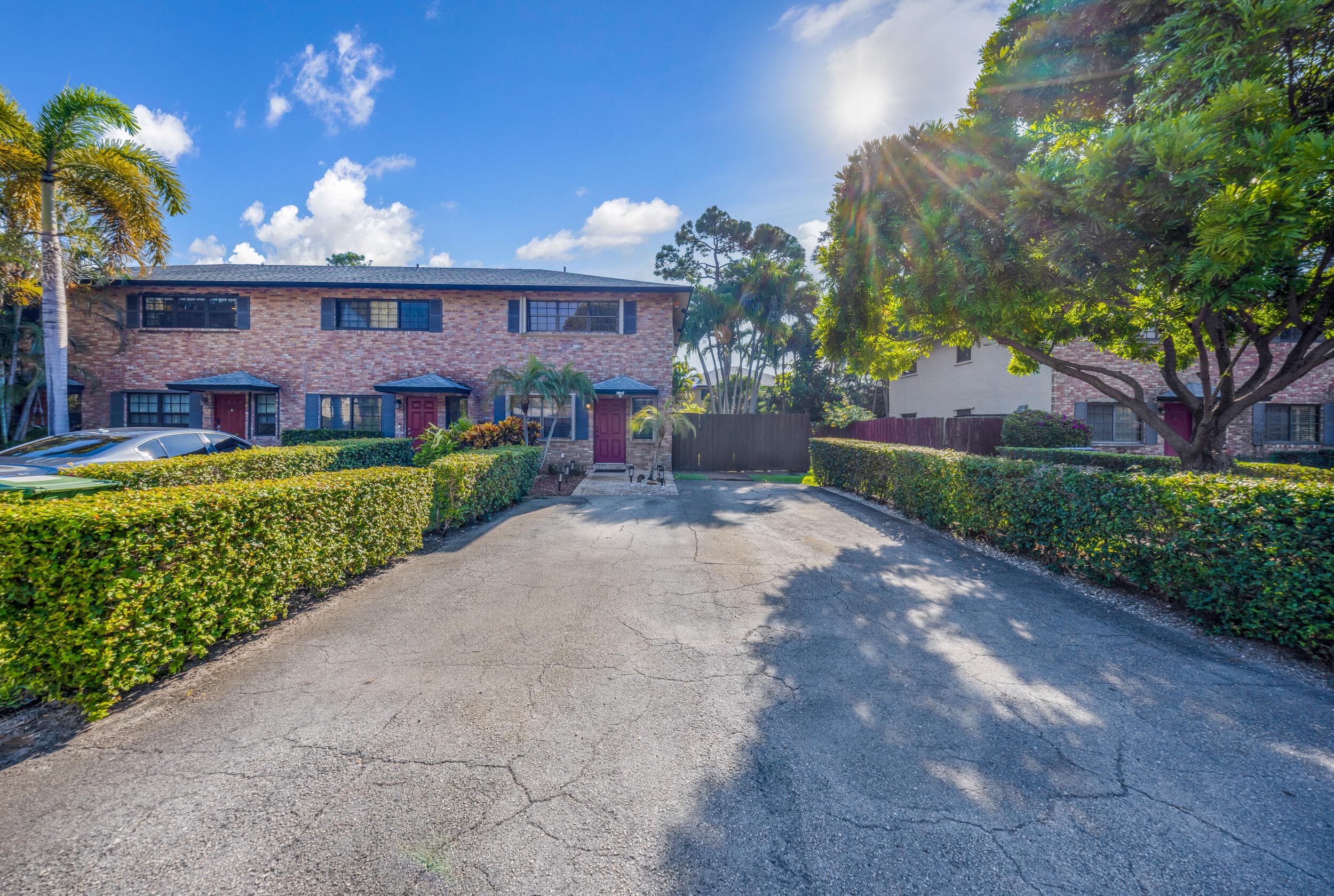2124 NE 9th Avenue, Wilton Manors, FL 33305 — photo 2 of 26