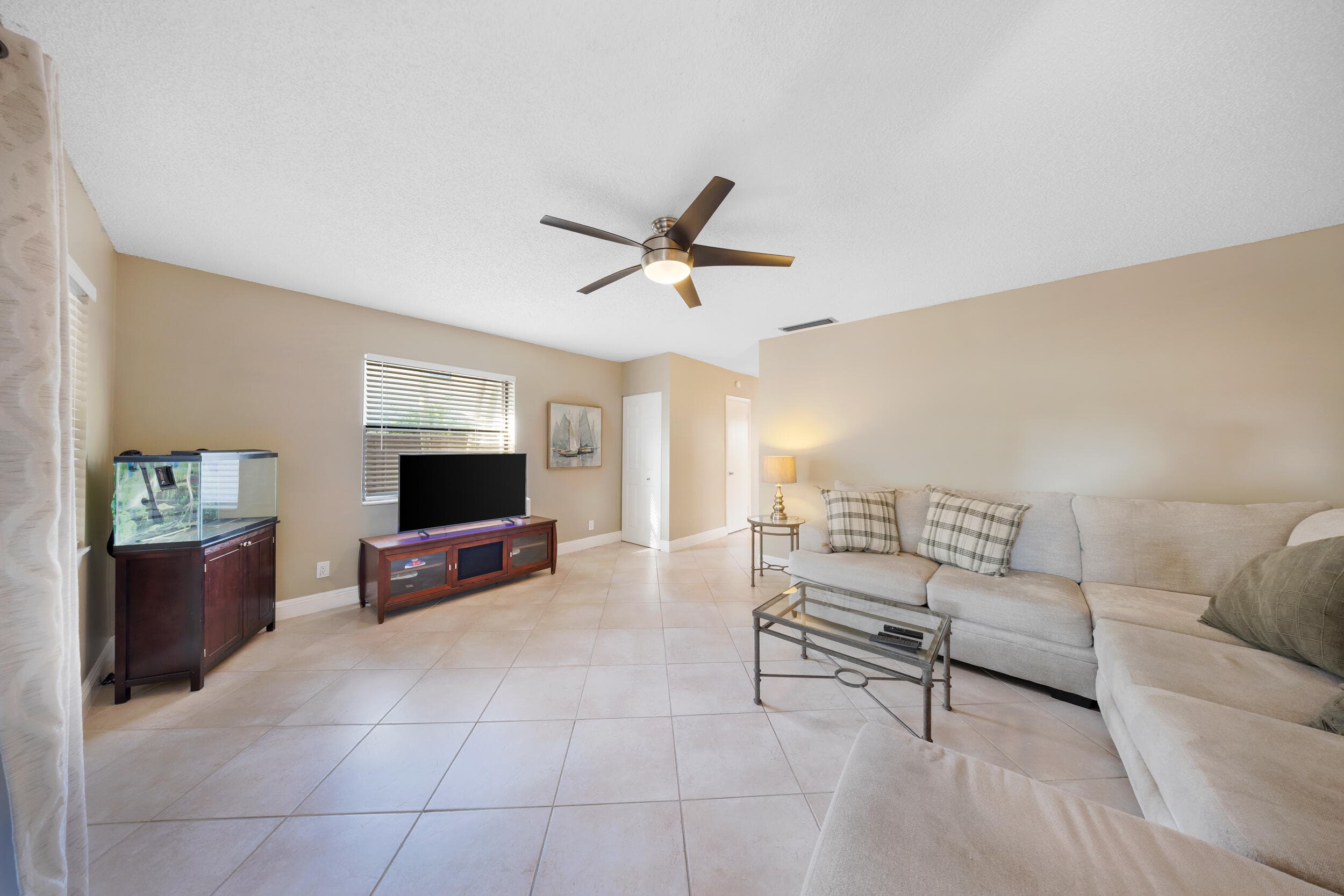 2124 NE 9th Avenue, Wilton Manors, FL 33305 — photo 17 of 26