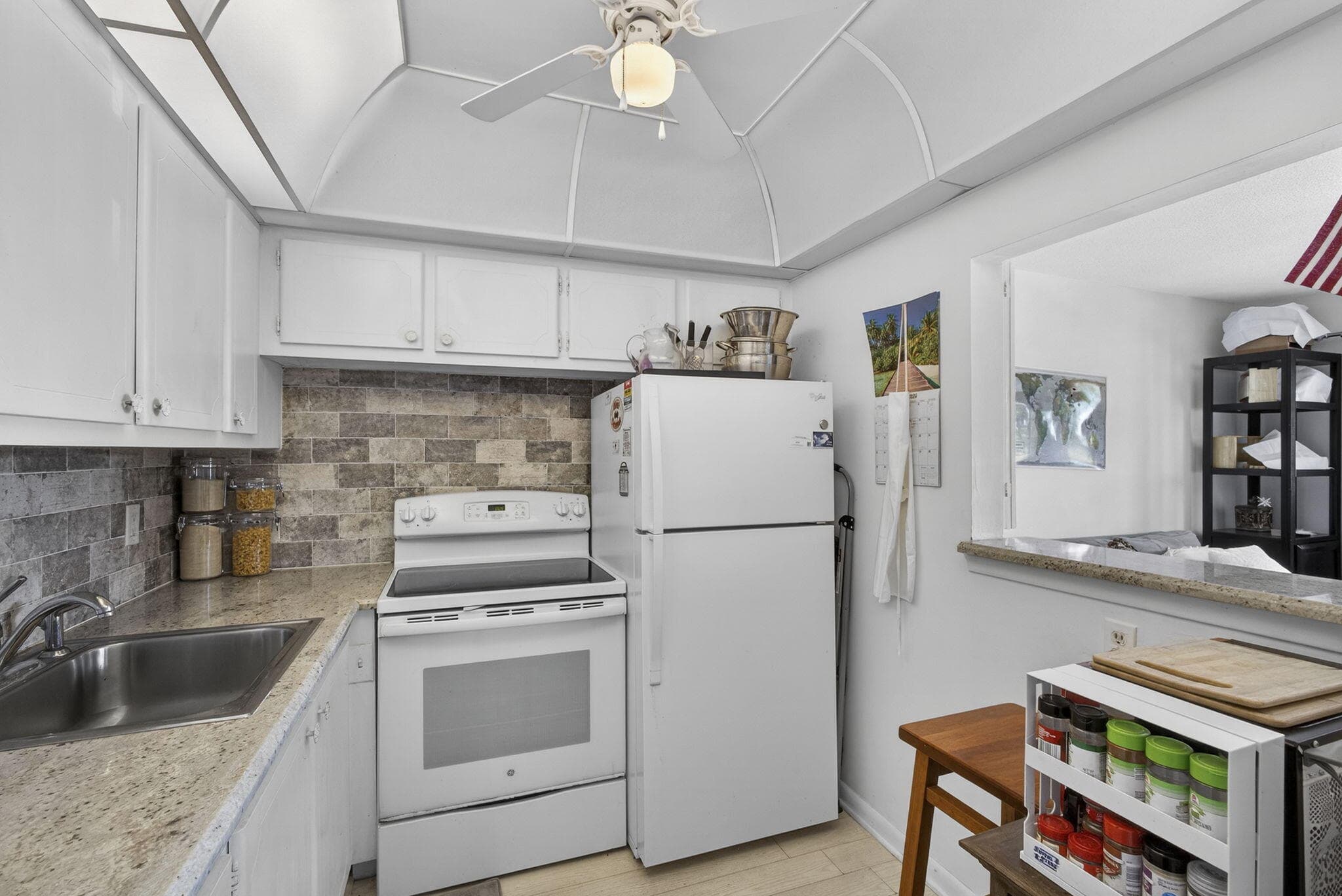 106 E Camden E, West Palm Beach, FL 33417 — photo 13 of 54