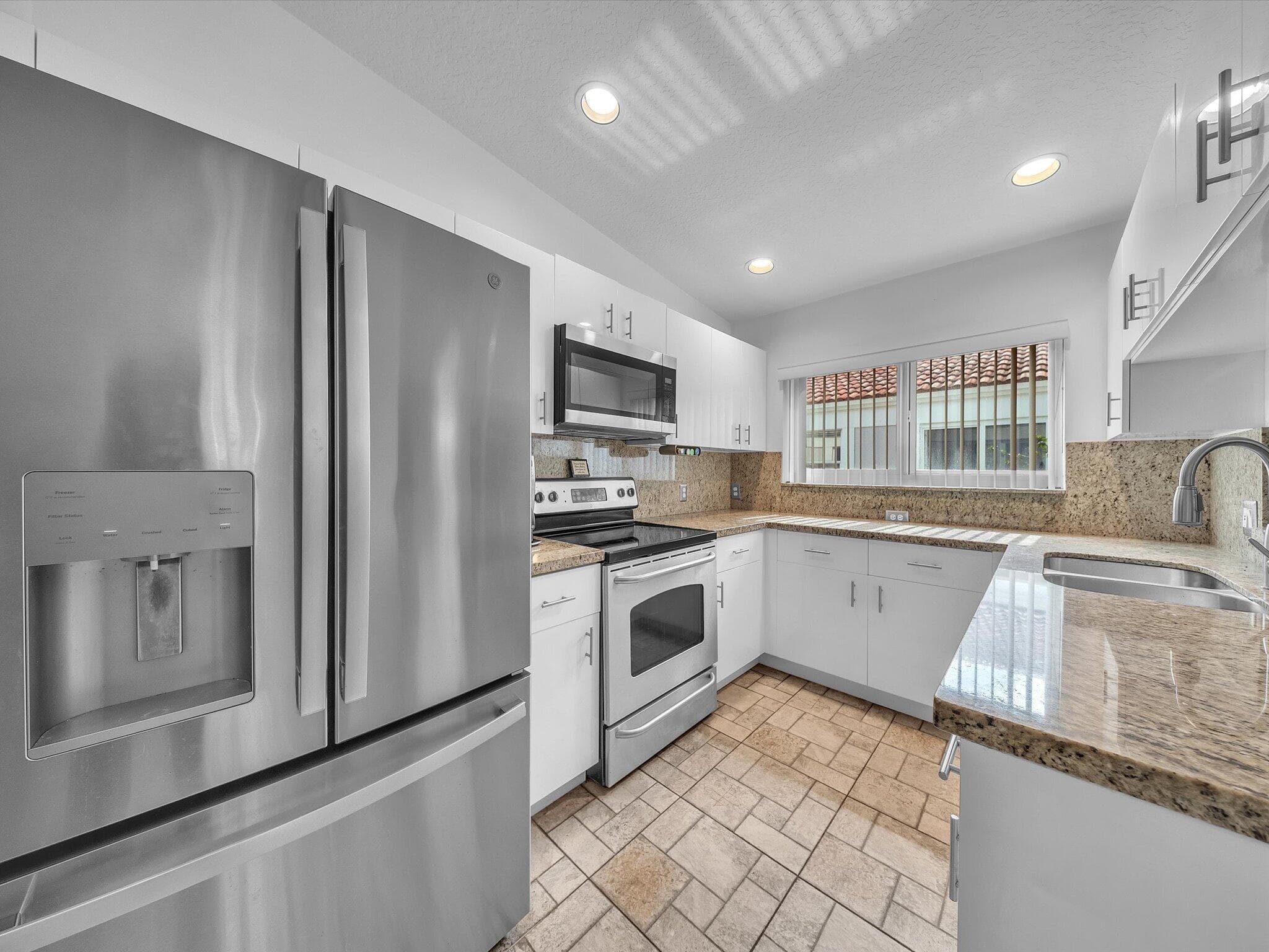 8039 N Tranquility Lake Drive, Delray Beach, FL 33446 — photo 9 of 38