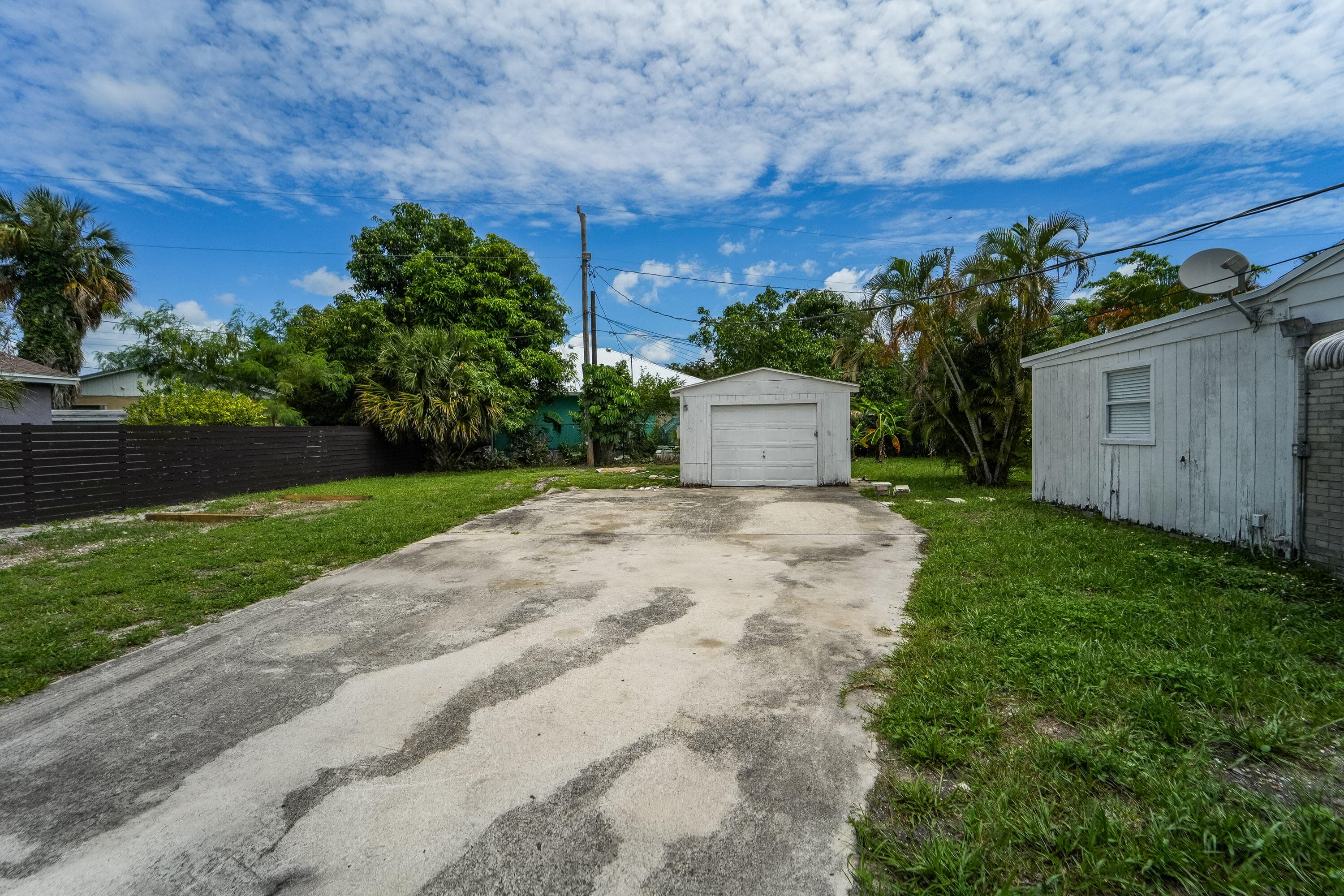 1007 Charles Street, West Palm Beach, FL 33401 — photo 5 of 37