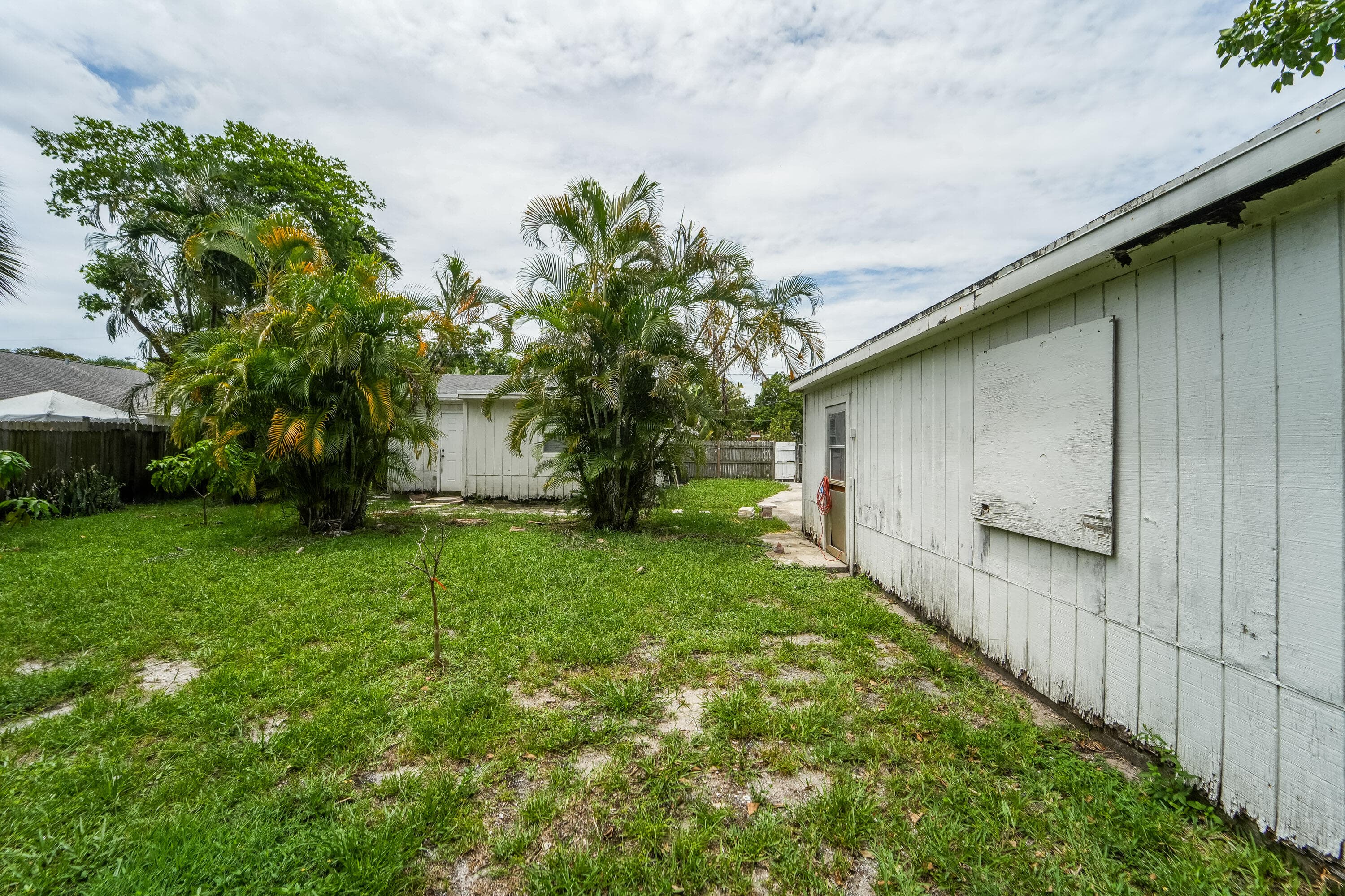 1007 Charles Street, West Palm Beach, FL 33401 — photo 8 of 37