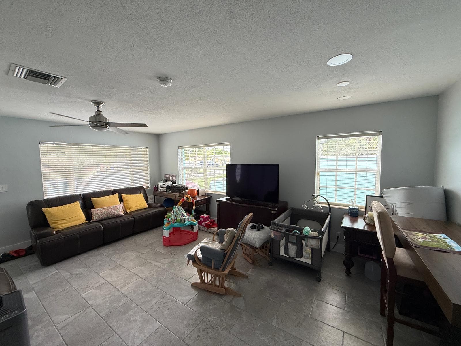 320 W 29th Street, Riviera Beach, FL 33404 — photo 9 of 28