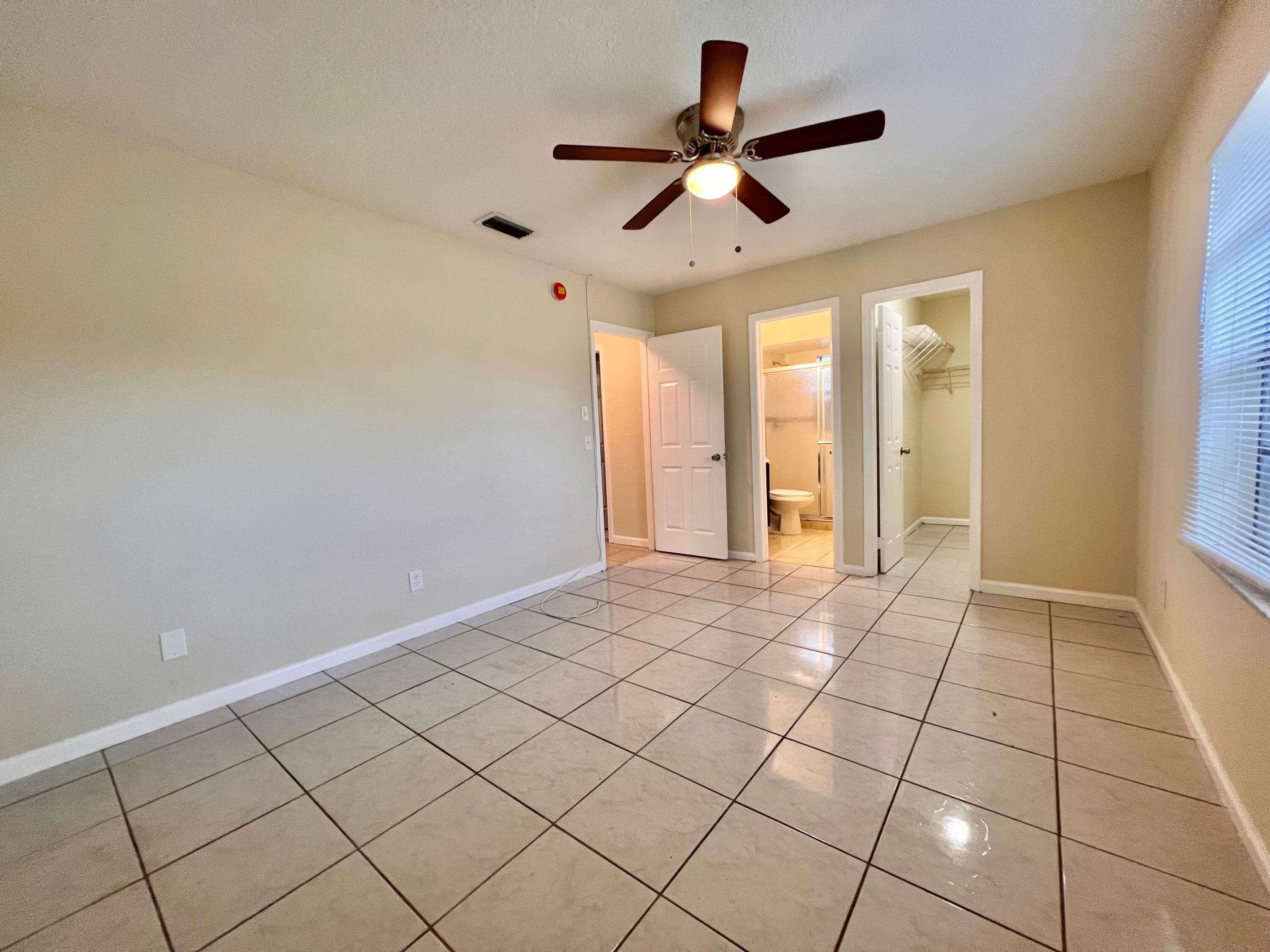 423 Glenwood Drive, West Palm Beach, FL 33415 — photo 9 of 24