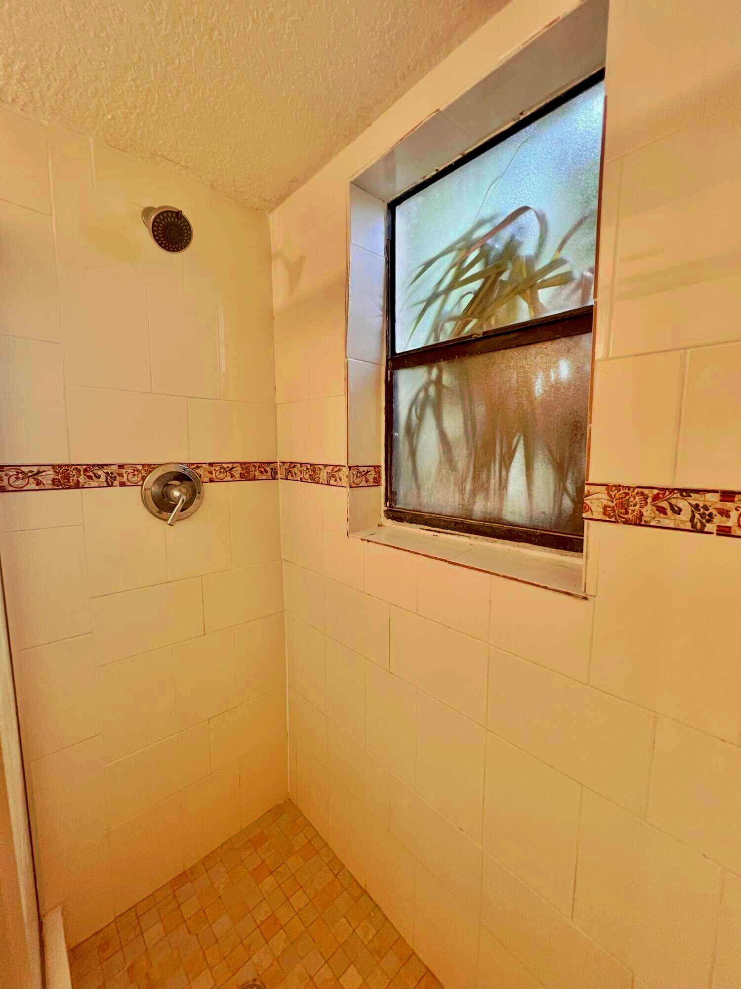 423 Glenwood Drive, West Palm Beach, FL 33415 — photo 17 of 24