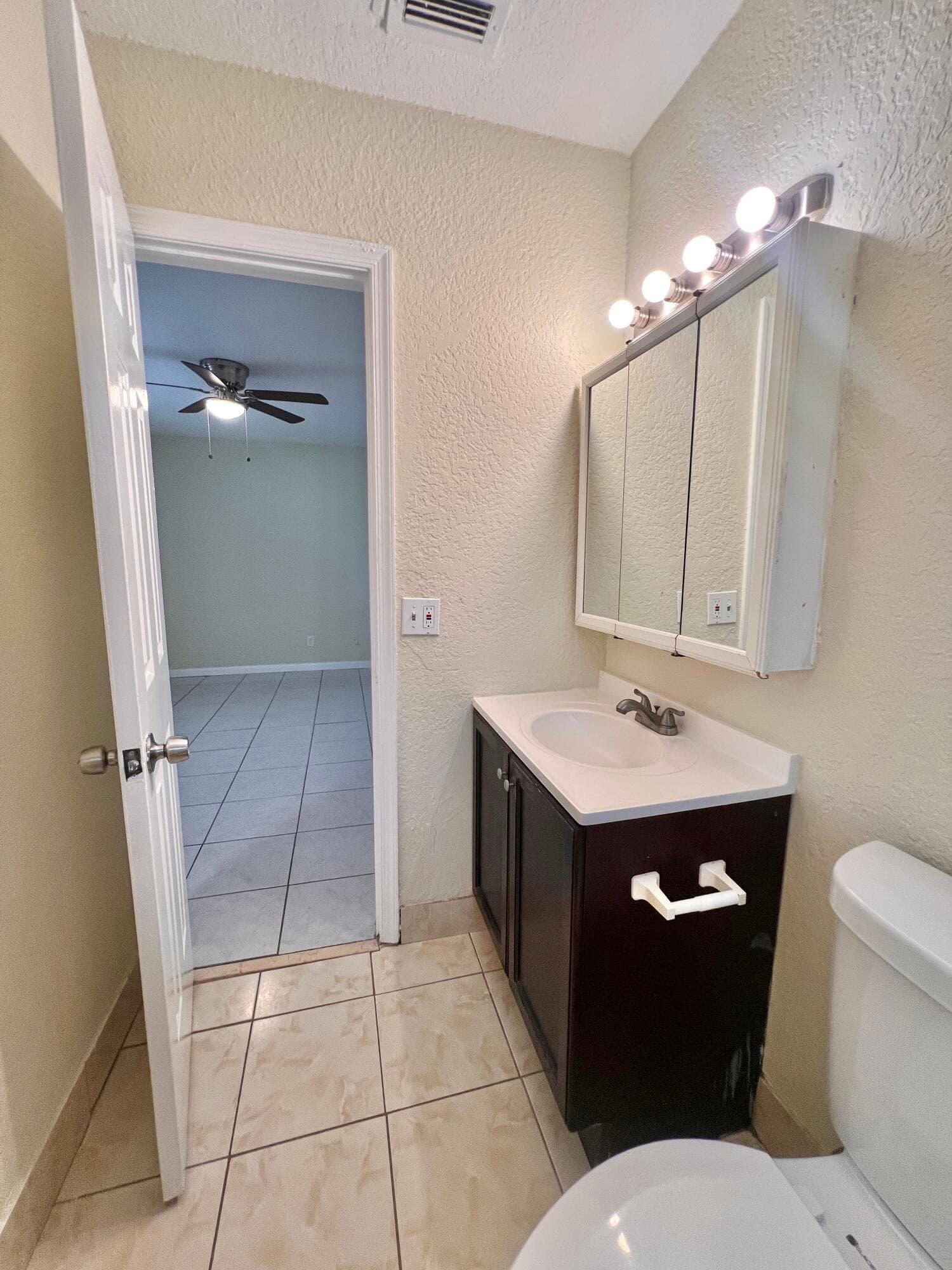 423 Glenwood Drive, West Palm Beach, FL 33415 — photo 18 of 24