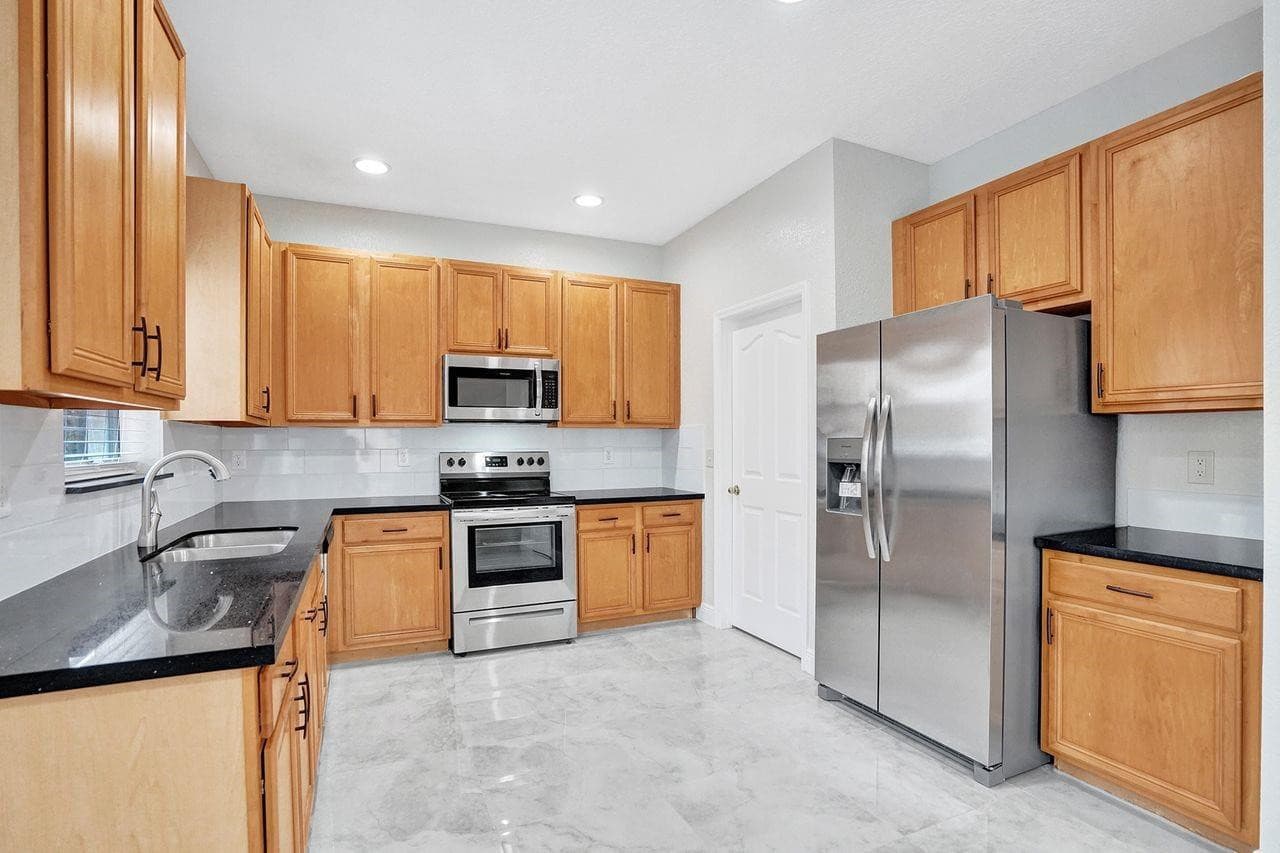 12645 NW 8th Court, Coral Springs, FL 33071 — photo 8 of 38