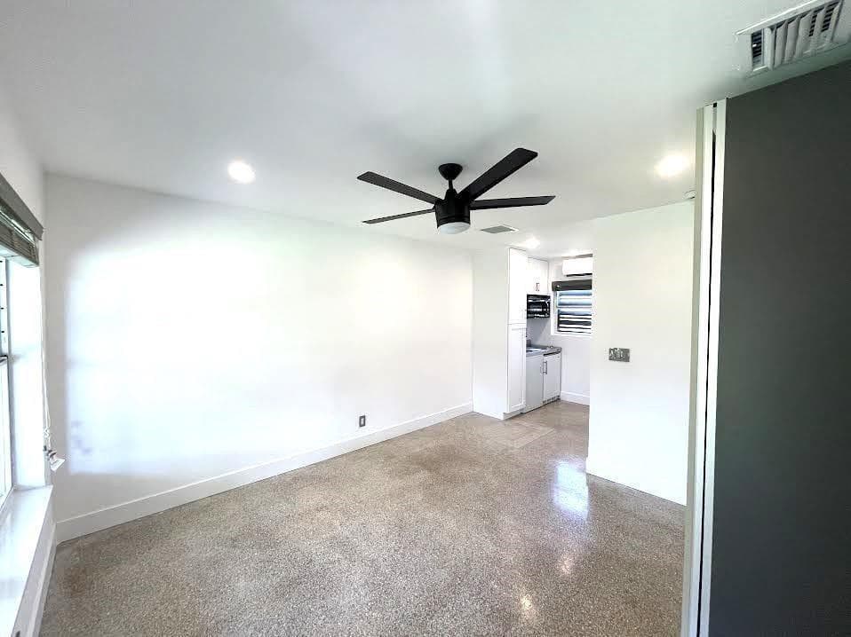 975 NE 40th Street B, Oakland Park, FL 33334 — photo 6 of 9