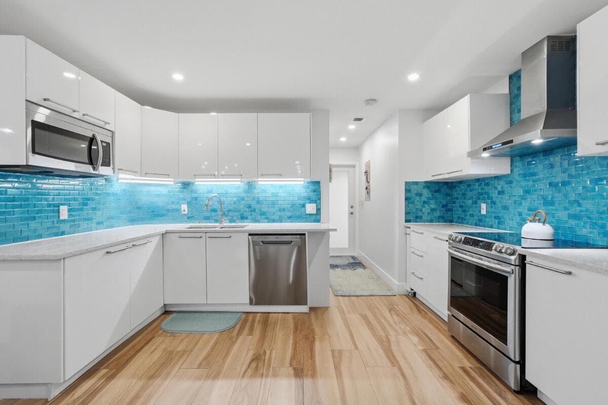 904 W Cypress Lane V-46, Pompano Beach, FL 33069 — photo 1 of 39