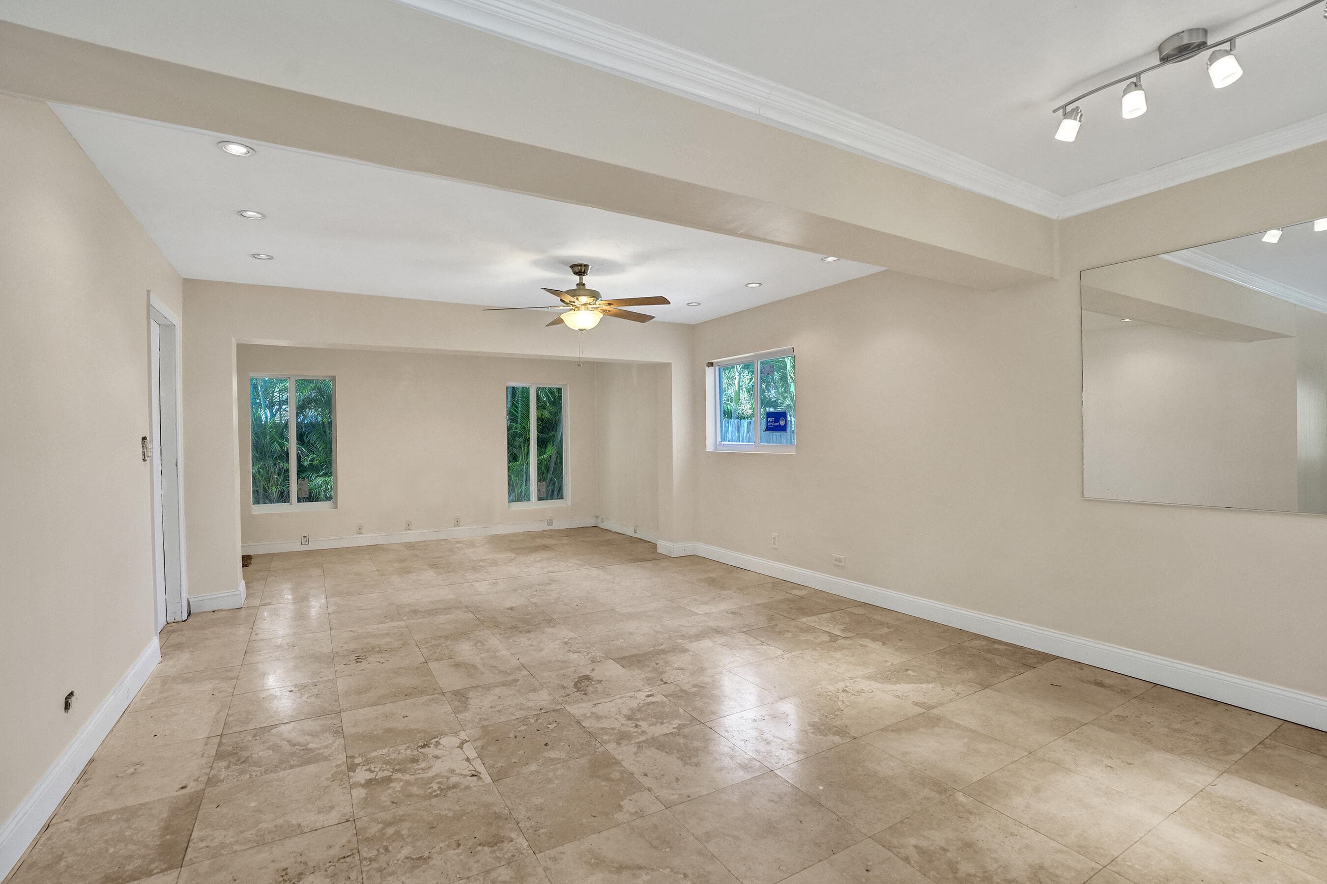 1240 SW 4th Avenue, Pompano Beach, FL 33060 — photo 5 of 48