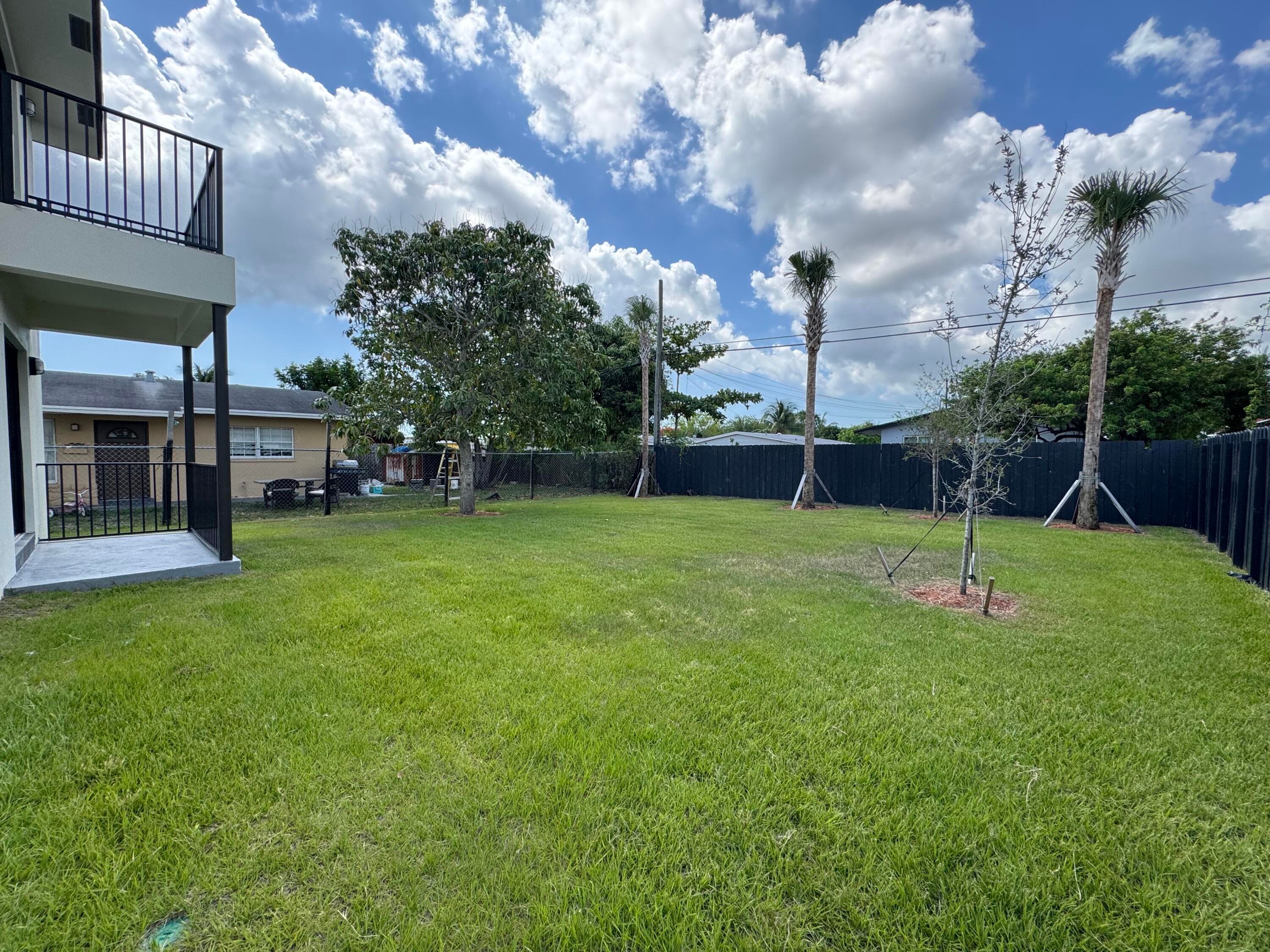 400 NE 30th Street 2, Pompano Beach, FL 33064 — photo 3 of 22