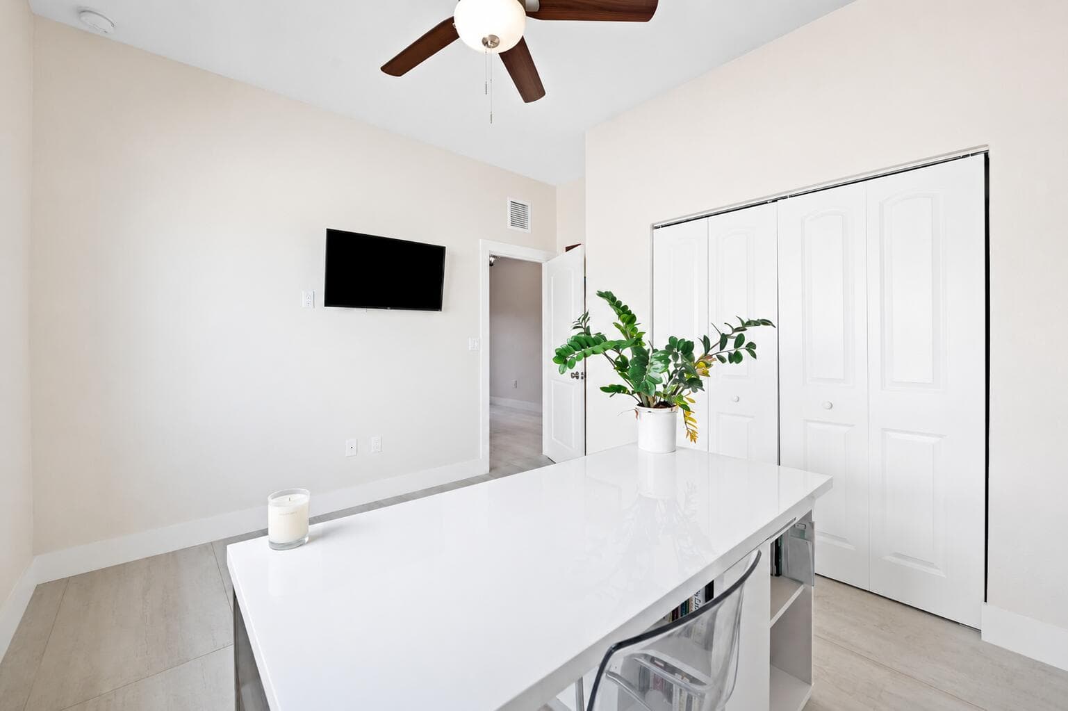 160 NE 35th Street, Oakland Park, FL 33334 — photo 16 of 22