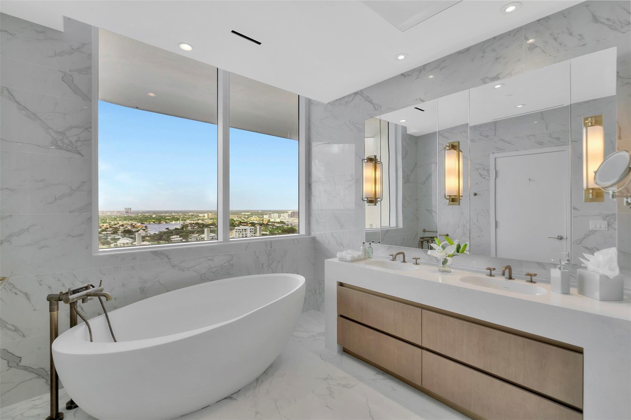 525 N Fort Lauderdale Beach Boulevard 1903, Fort Lauderdale, FL 33304 — photo 37 of 57
