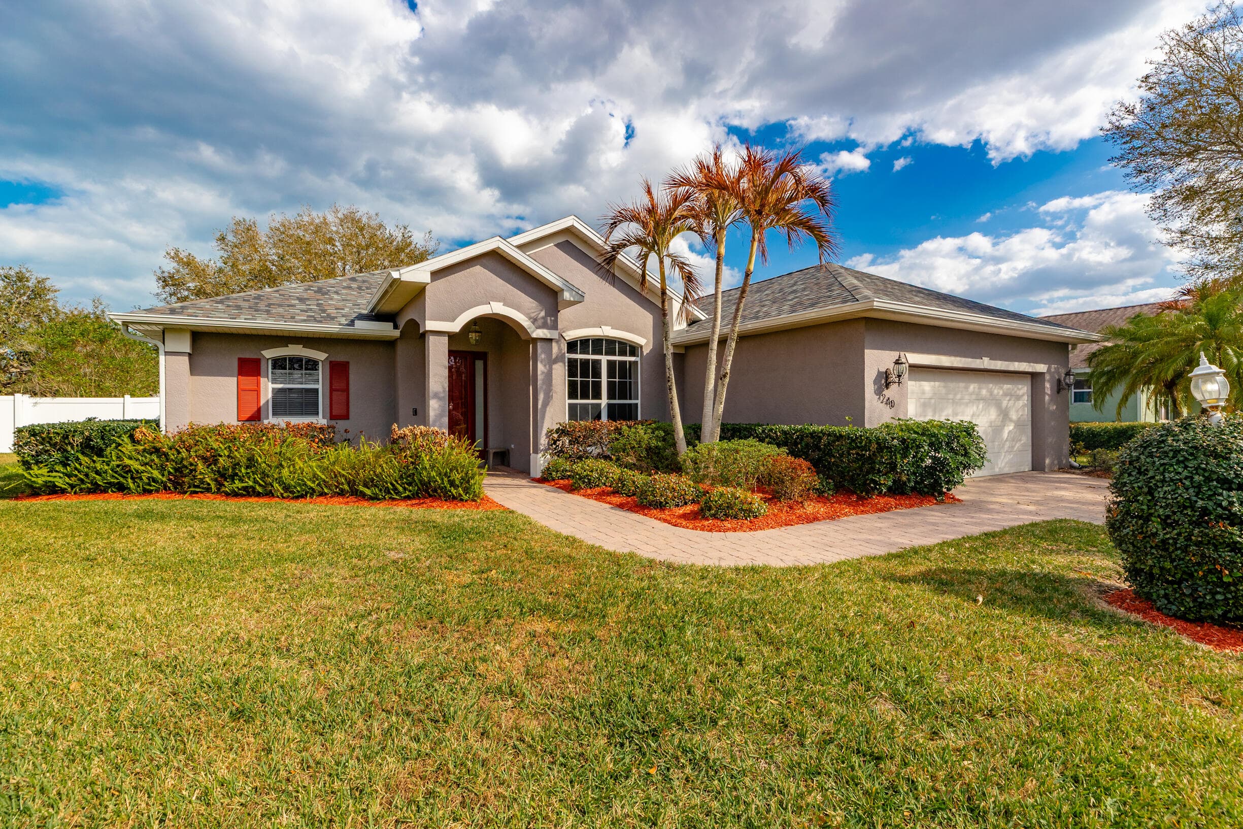240 SW Champagne Ct Court SW, Vero Beach, FL 32968 — photo