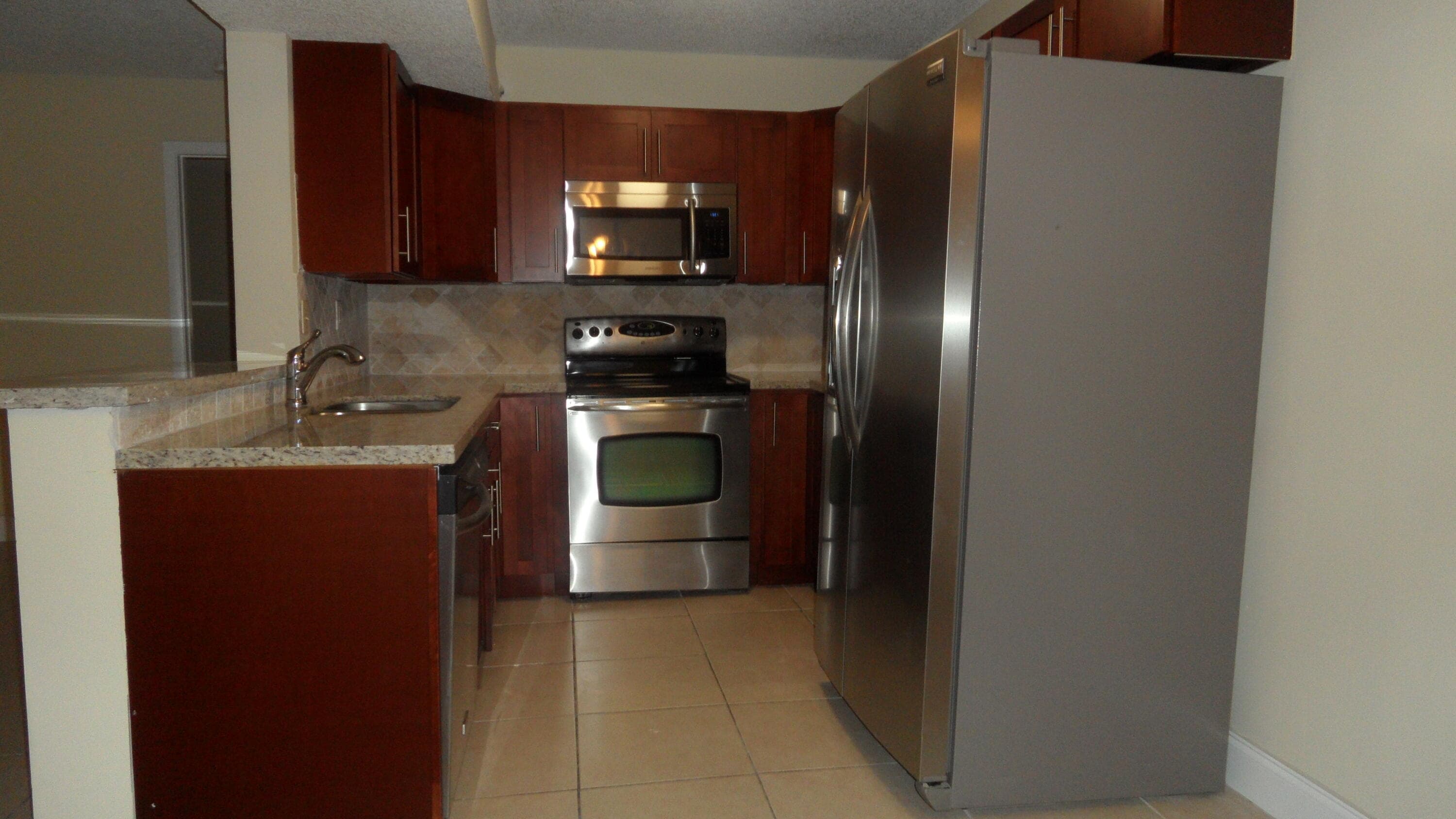 351 Palm Way 201, Pembroke Pines, FL 33025 — photo 5 of 33