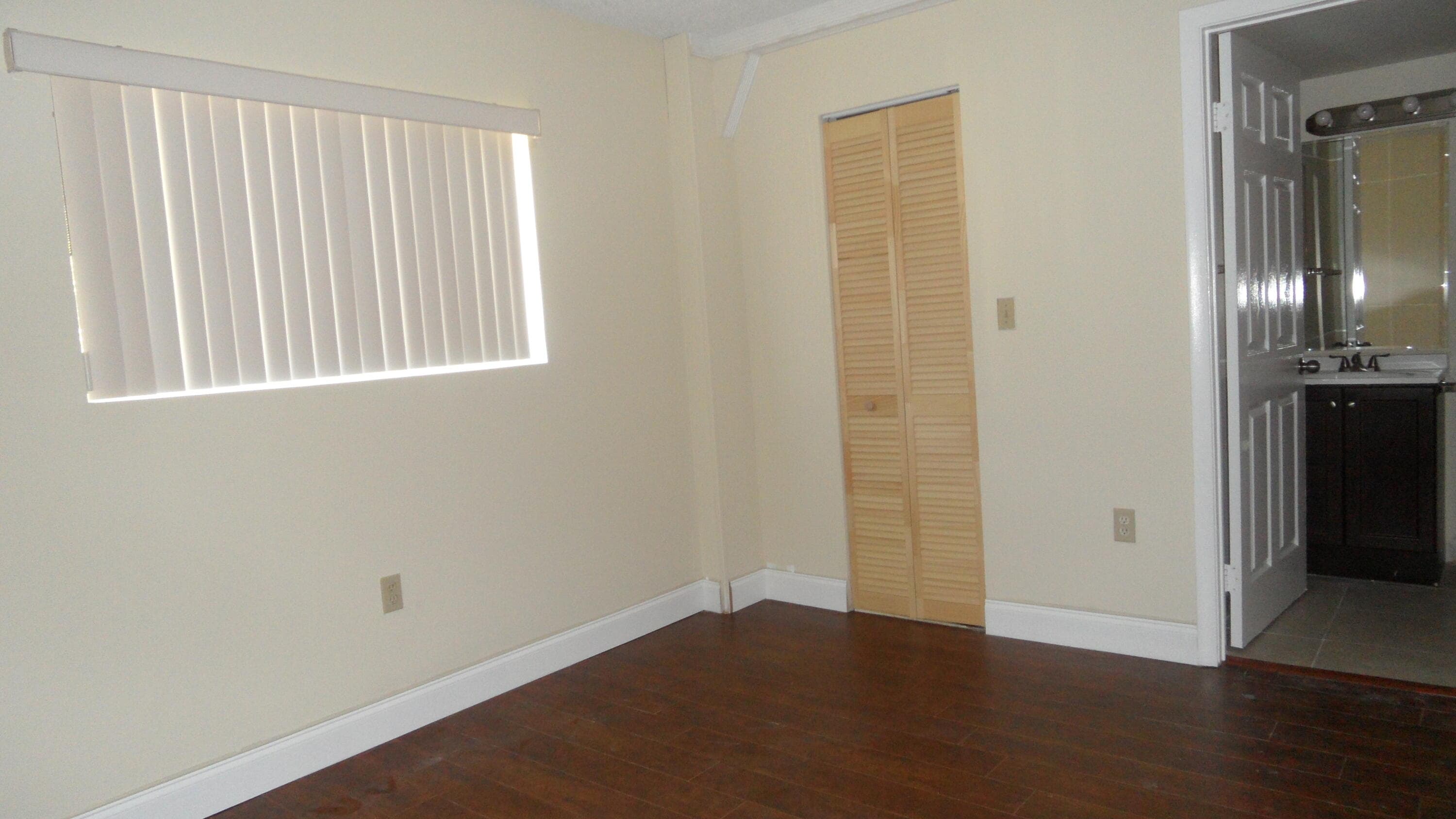 351 Palm Way 201, Pembroke Pines, FL 33025 — photo 17 of 33