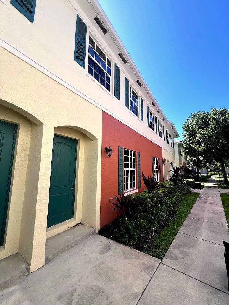 726 SW 1st Way, Pompano Beach, FL 33060 — photo 2 of 38