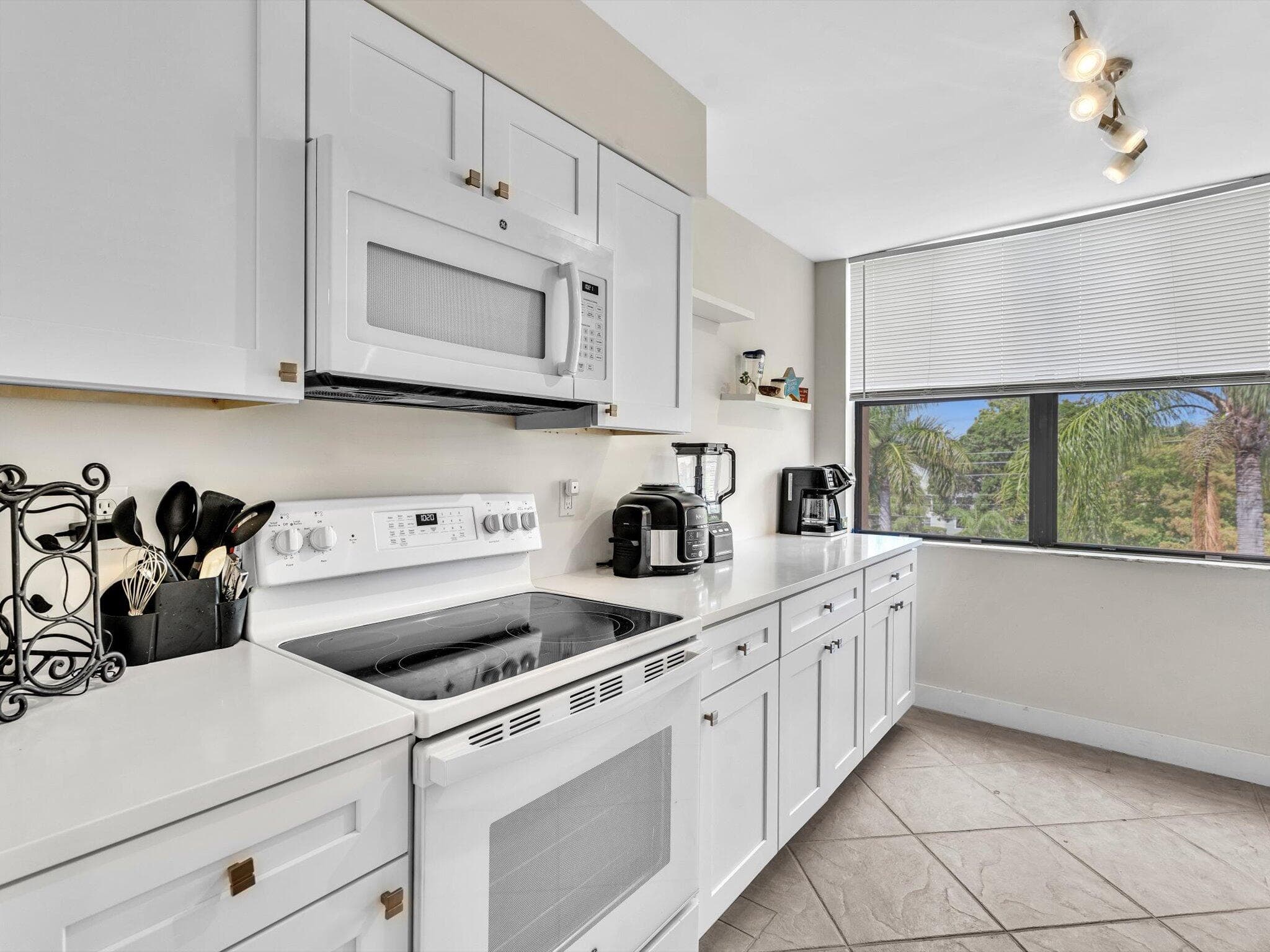 2455 Lindell Boulevard 3401, Delray Beach, FL 33444 — photo 18 of 43
