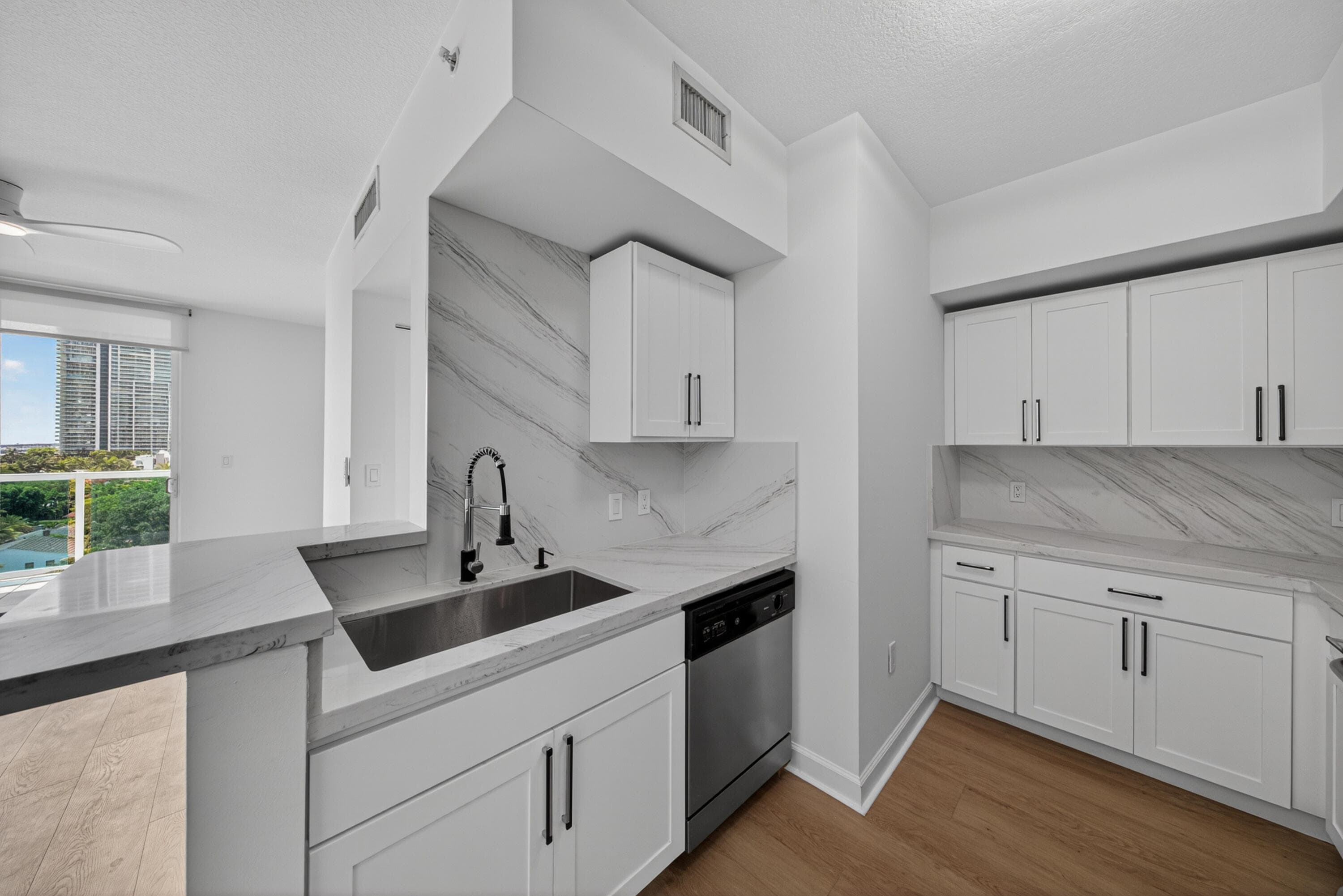 1723 SW 2nd Avenue 909, Miami, FL 33129 — photo 14 of 53