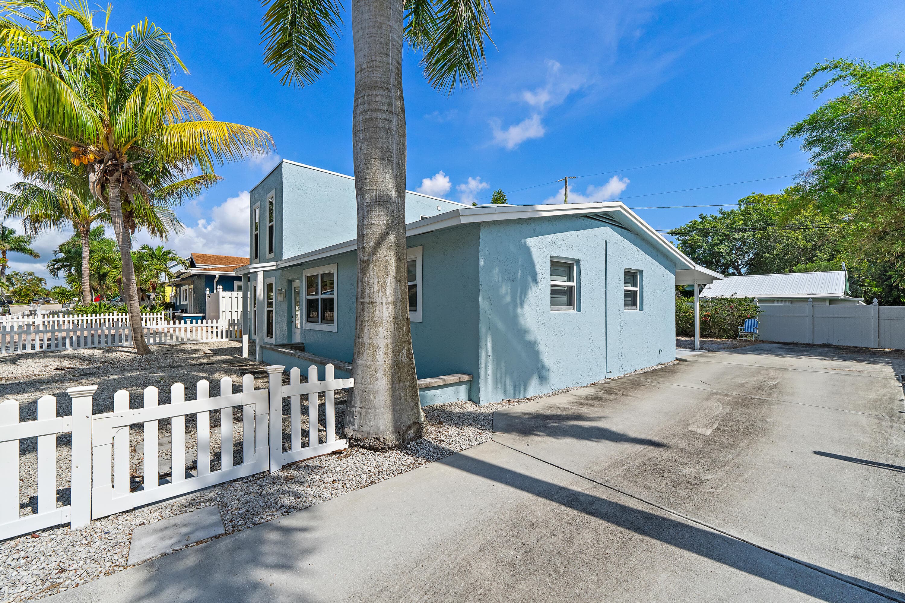 1779 Len Drive 1, North Palm Beach, FL 33408 — photo 4 of 31