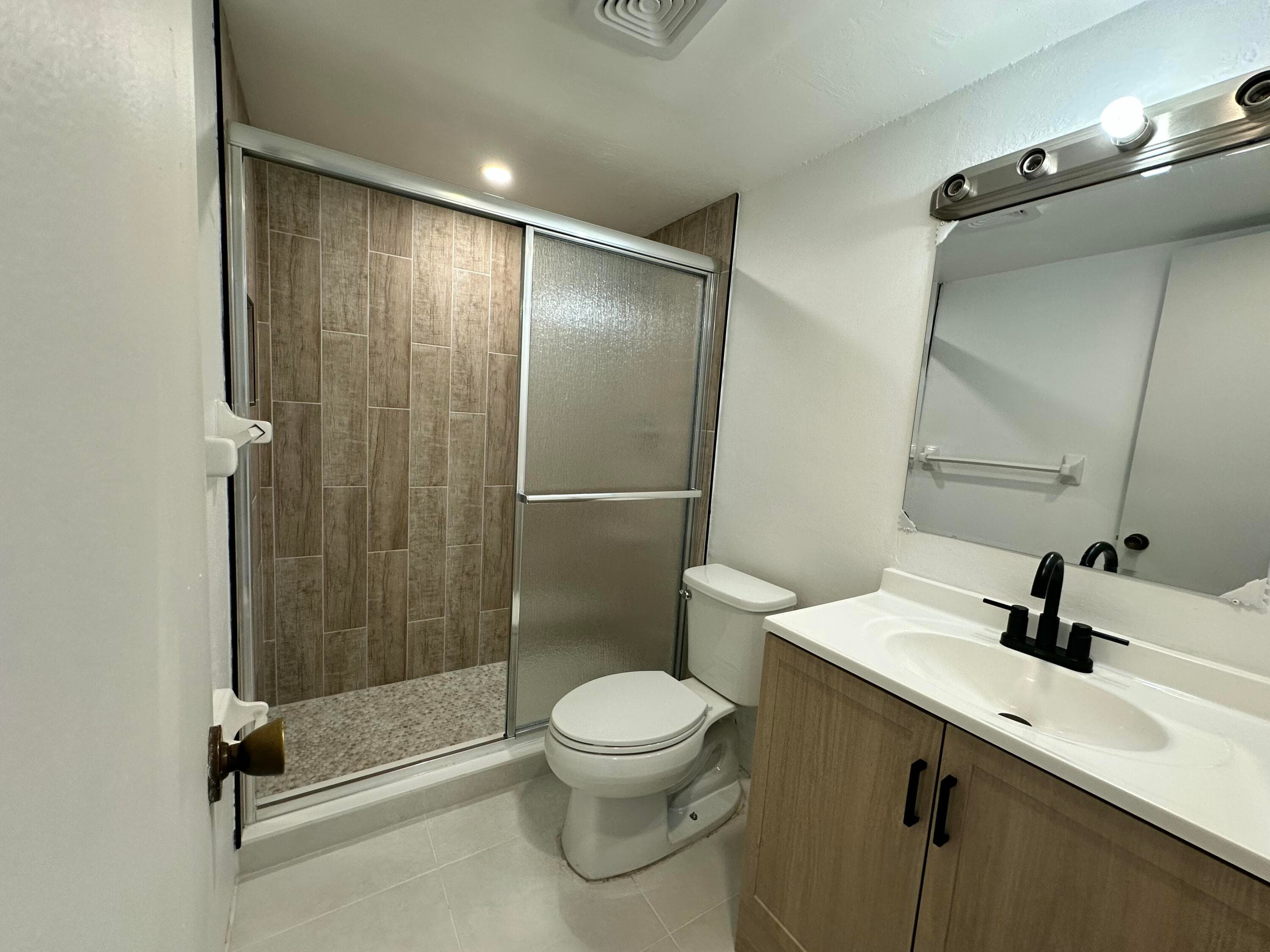 555 Purdy Lane 306, Palm Springs, FL 33461 — photo 11 of 22