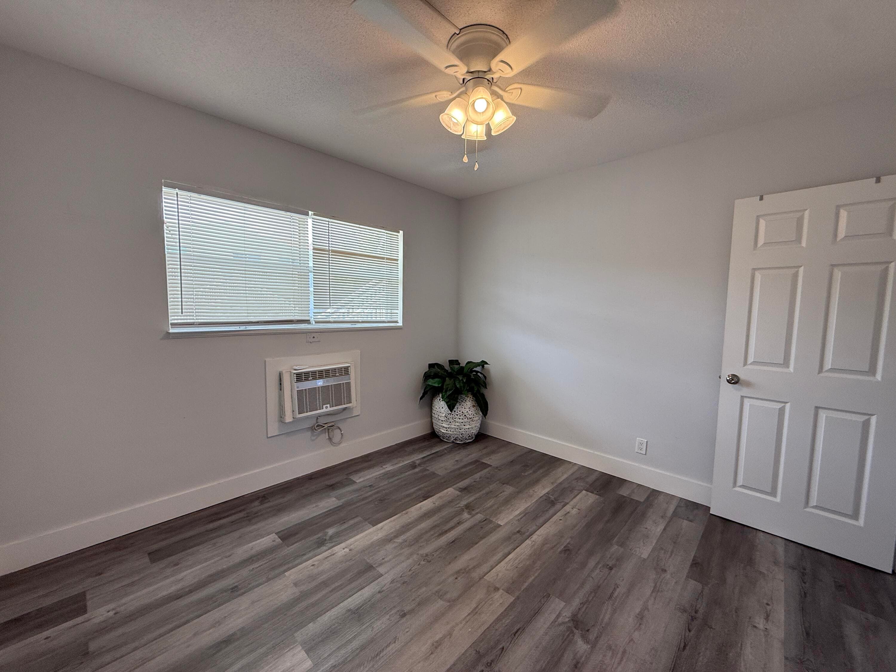 Condominium in Lighthouse Point — photo 10 of 20