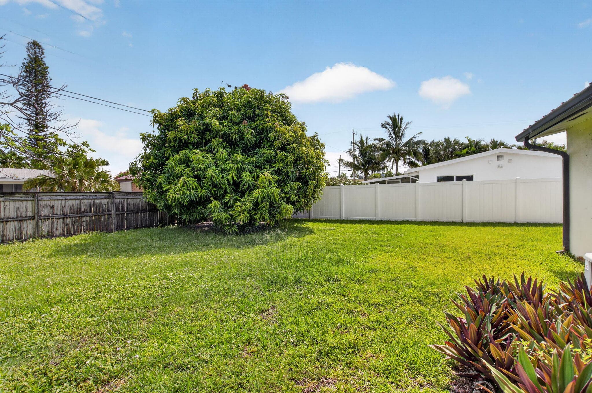115 NW 7th Street, Boca Raton, FL 33432 — photo 7 of 58
