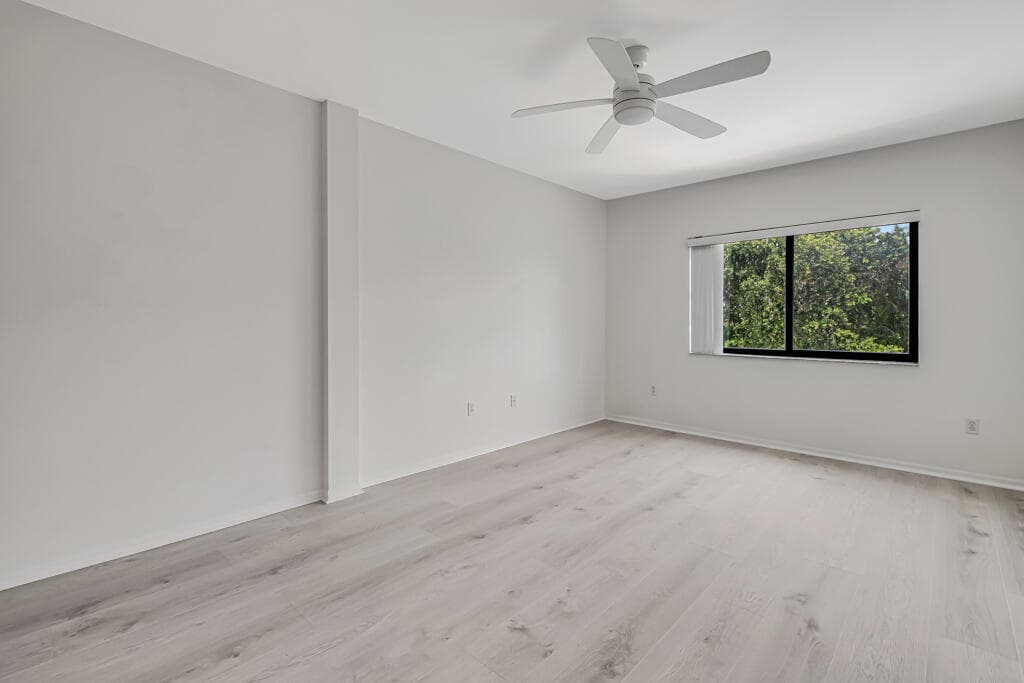 2105 Lavers Circle 306, Delray Beach, FL 33444 — photo 24 of 32