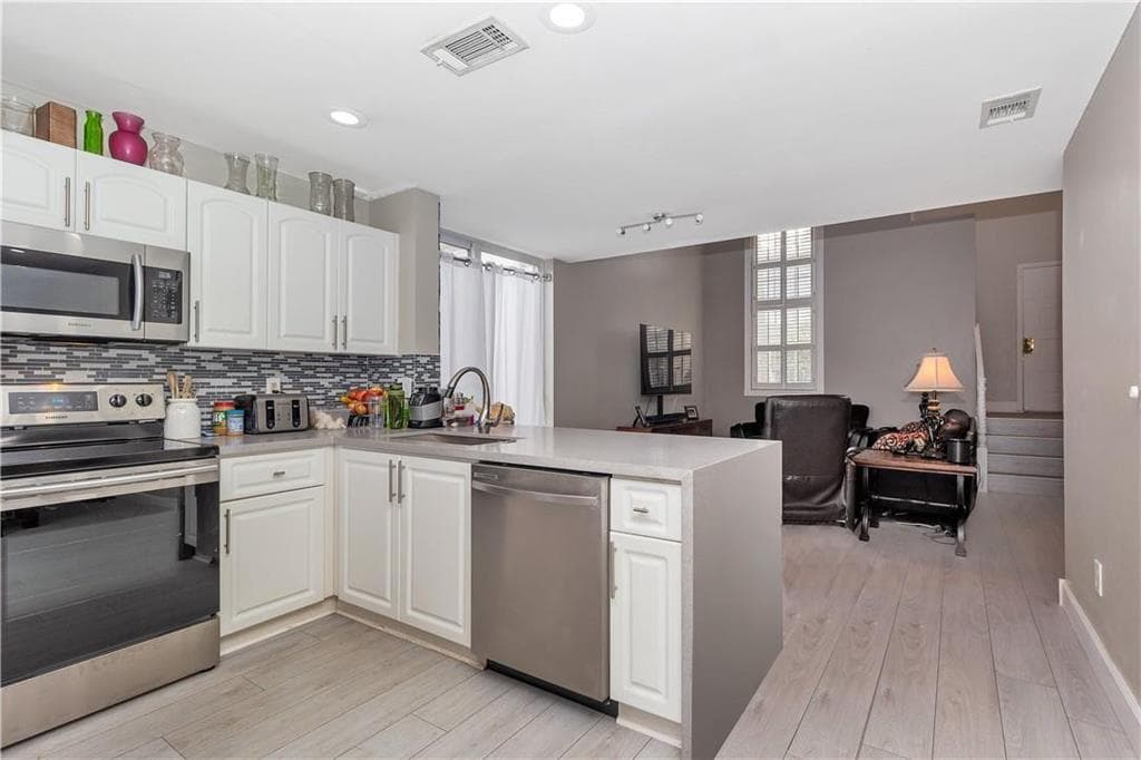 9812 NW 9th Court, Plantation, FL 33324 — photo 7 of 30