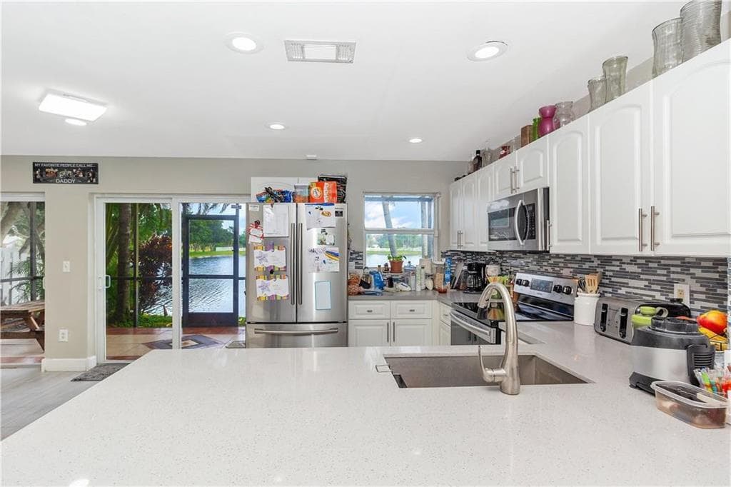 9812 NW 9th Court, Plantation, FL 33324 — photo 8 of 30
