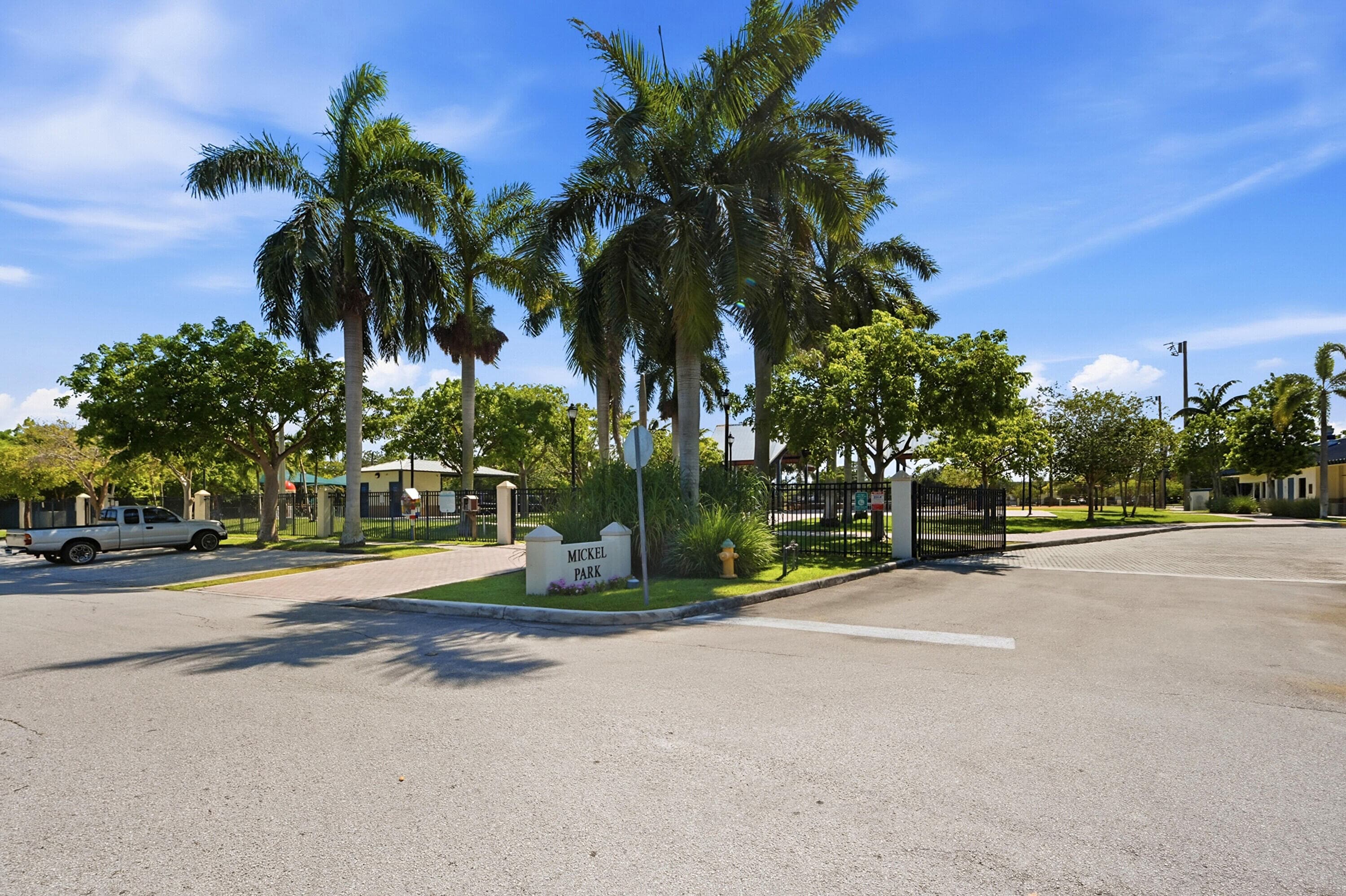 905 NE 28th Street 206, Wilton Manors, FL 33334 — photo 39 of 61