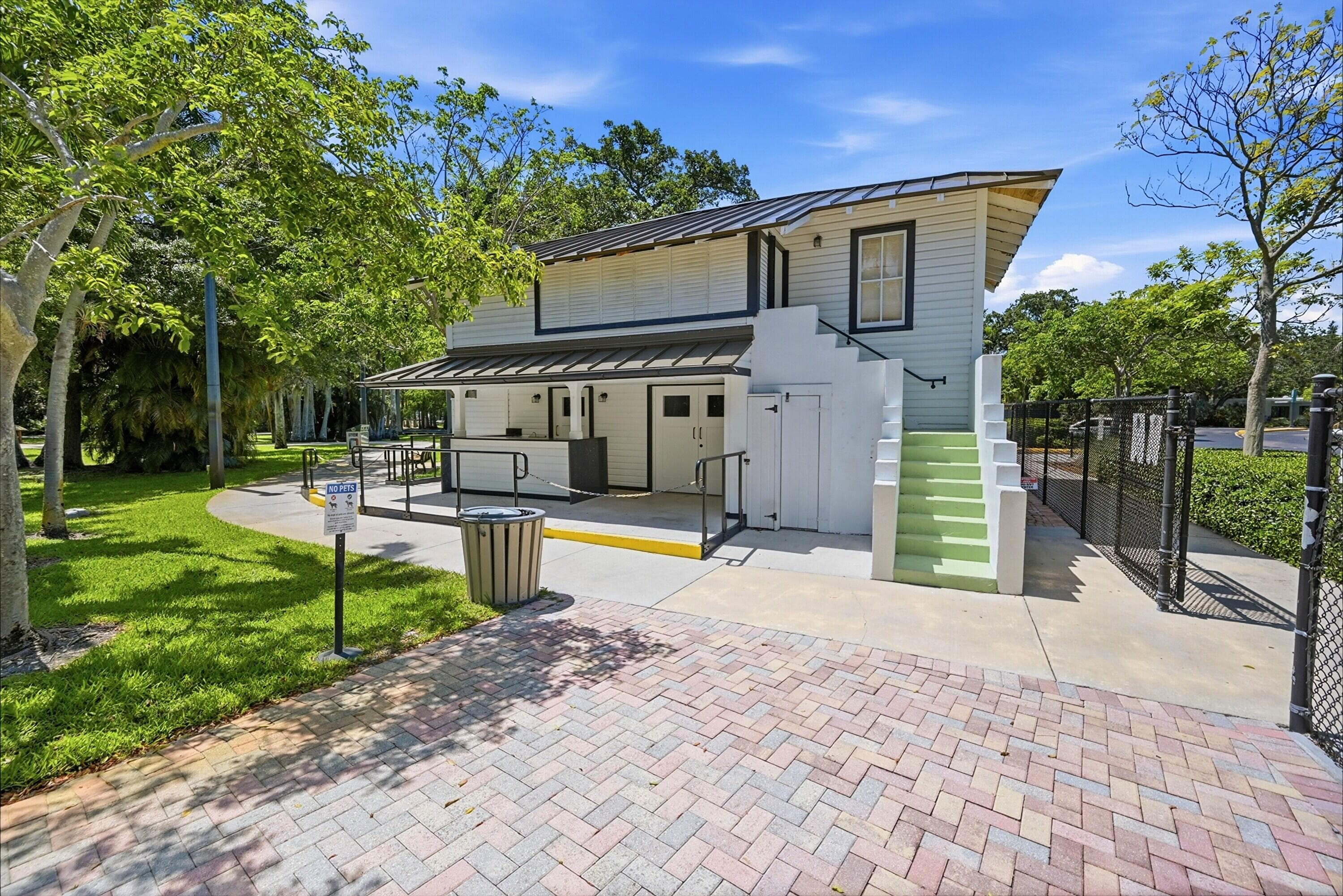905 NE 28th Street 206, Wilton Manors, FL 33334 — photo 49 of 61