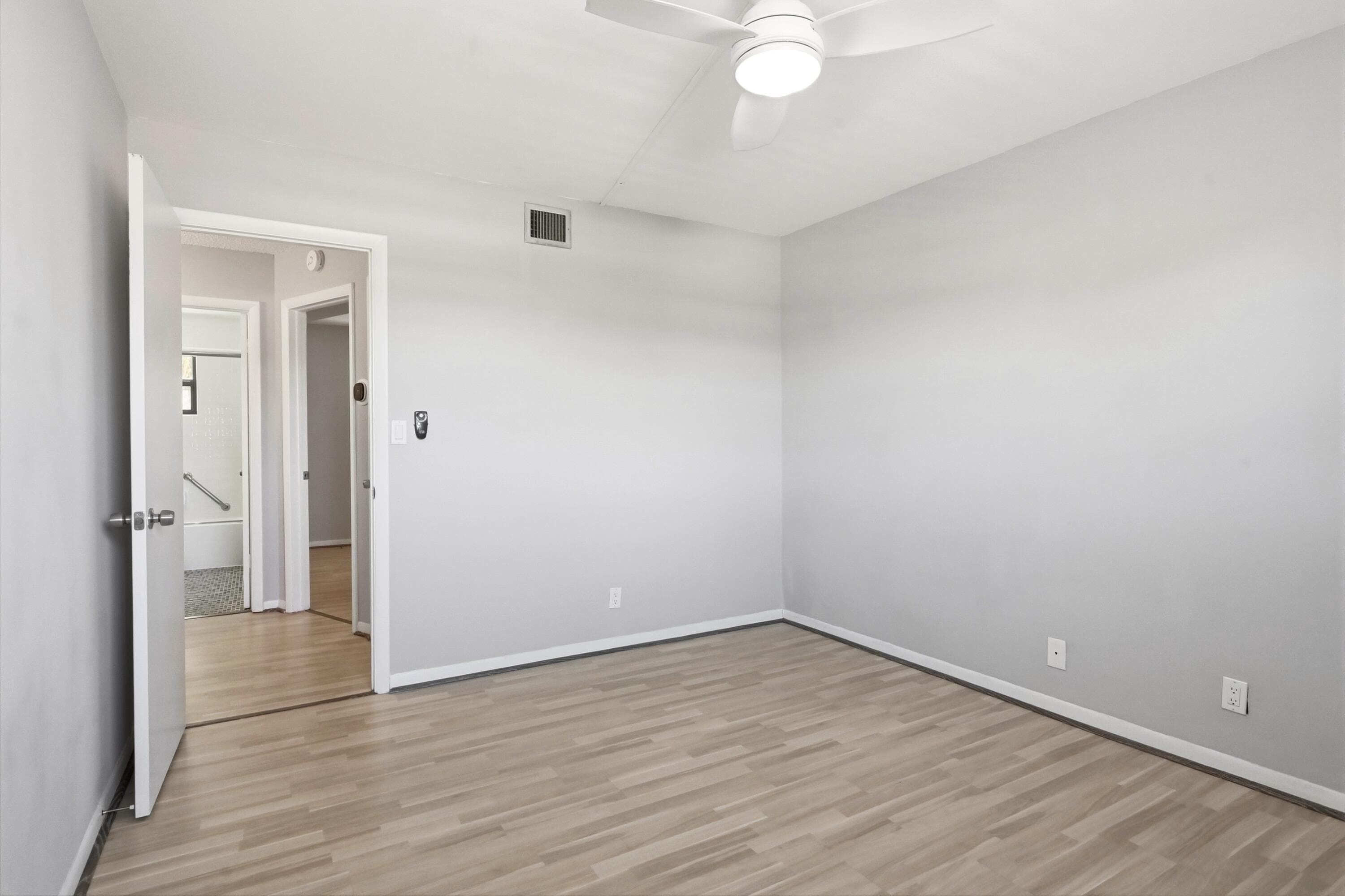 905 NE 28th Street 206, Wilton Manors, FL 33334 — photo 19 of 61