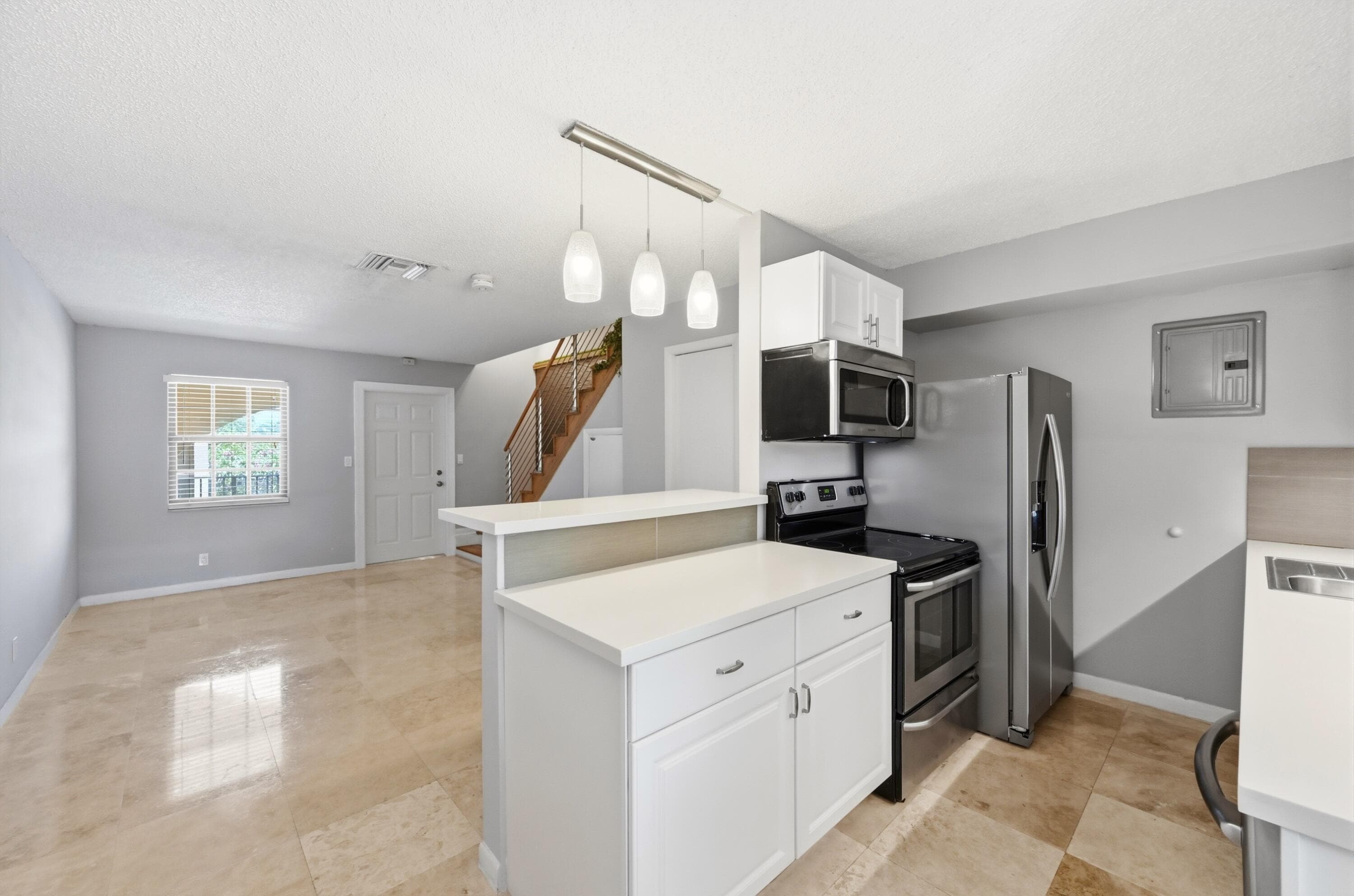 905 NE 28th Street 206, Wilton Manors, FL 33334 — photo