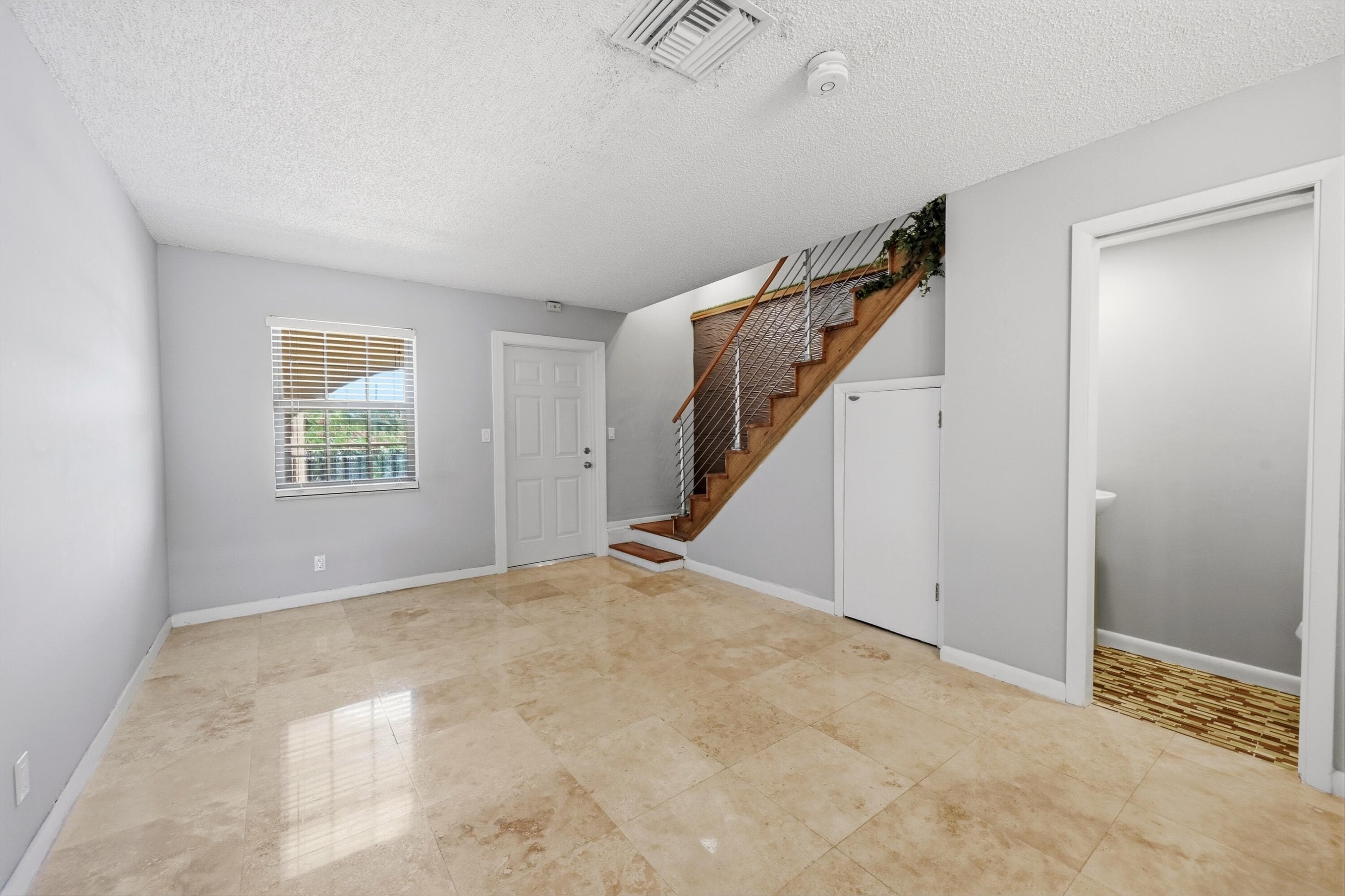 905 NE 28th Street 206, Wilton Manors, FL 33334 — photo 8 of 61