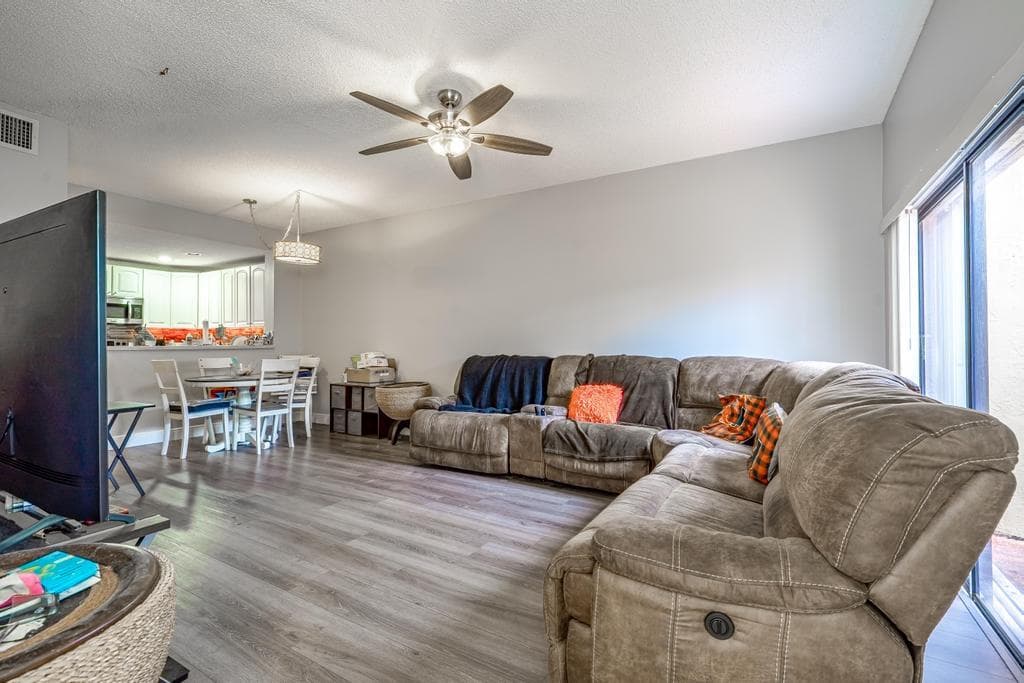 151 SW 95th Terrace 106, Pembroke Pines, FL 33025 — photo 2 of 11