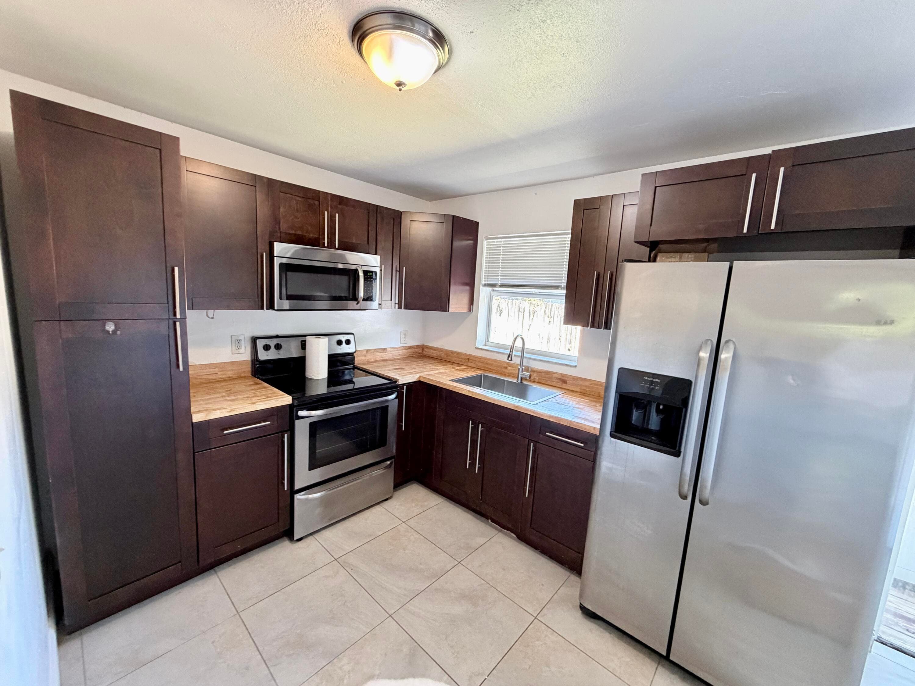 1990 SW 9th Street 1-2, Fort Lauderdale, FL 33312 — photo 11 of 19