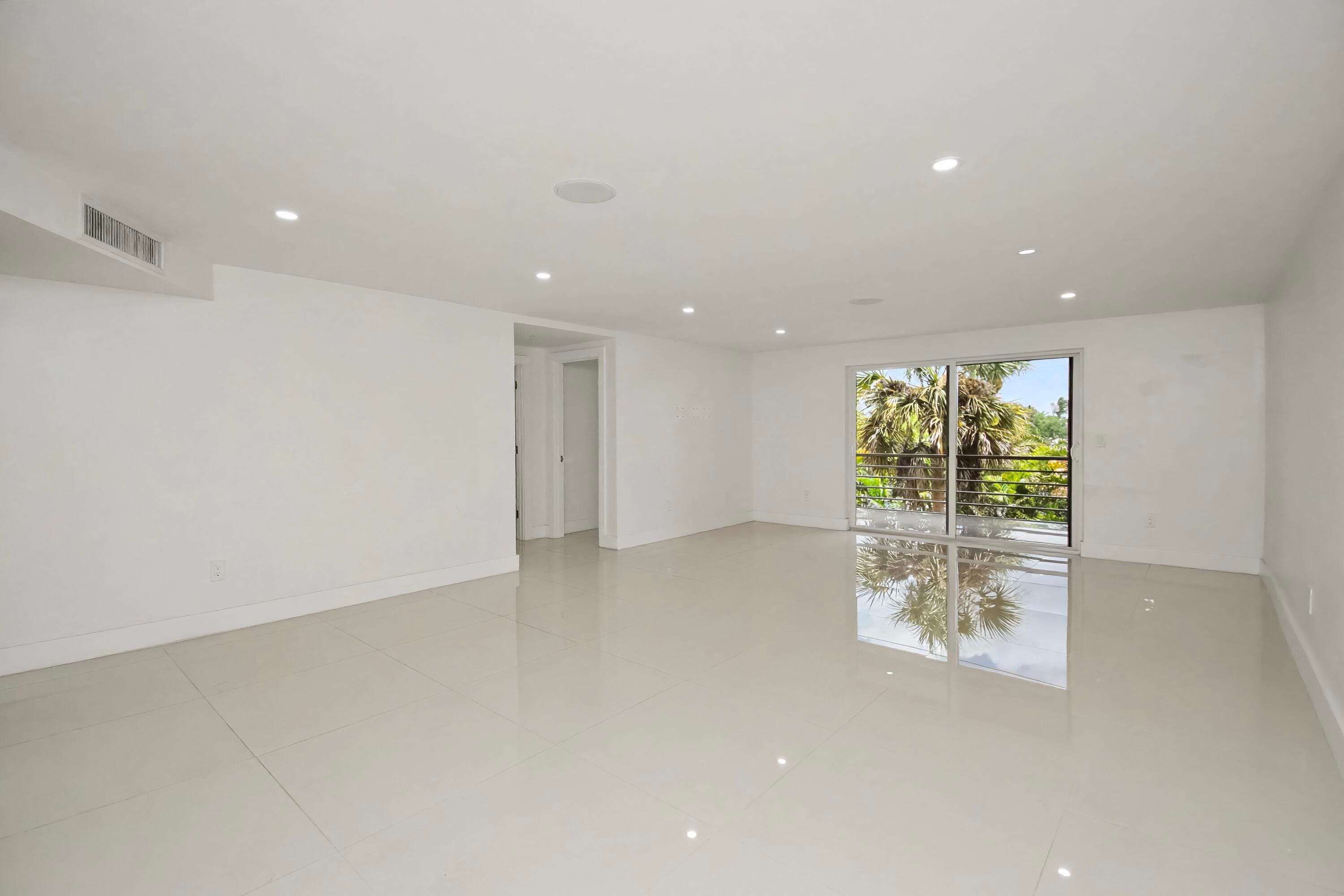 10110 Boca Entrada Blvd 305, Boca Raton, FL 33428 — photo 3 of 15