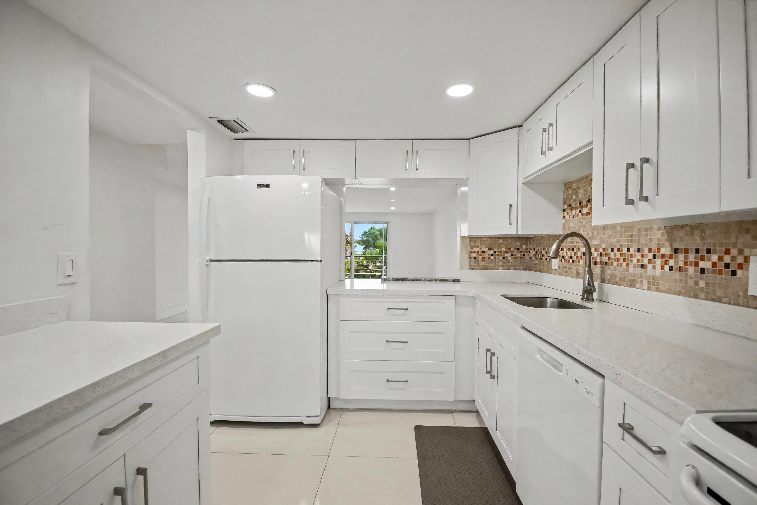 10110 Boca Entrada Blvd 305, Boca Raton, FL 33428 — photo 5 of 15