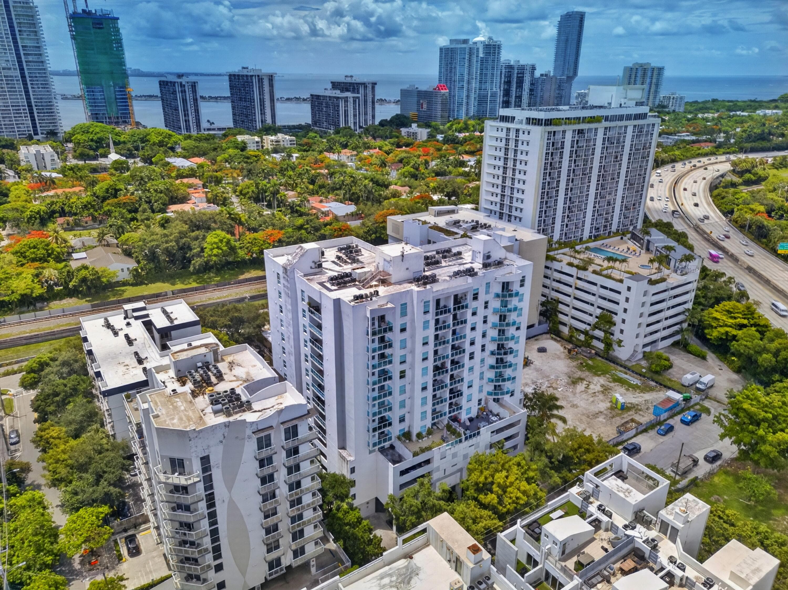 1723 SW 2nd Avenue 909, Miami, FL 33129 — photo 2 of 53